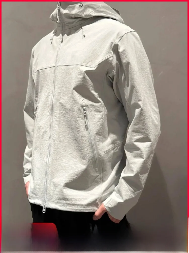 

Outdoor Men's Casual Hooded Softell Jaet 3D Tailoring Windproof Water-resistant Polyester/ Nylon Cosite Fiber