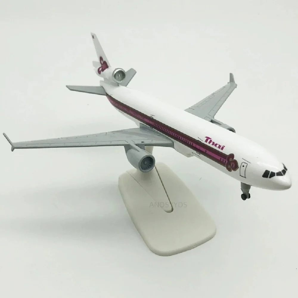 Aereo MD-11 Aereo in scala metallica Aereo giocattolo 20CM Scala Thai MD-11 Diecast Con giocattoli per bambini in miniatura Regalo raccolto da