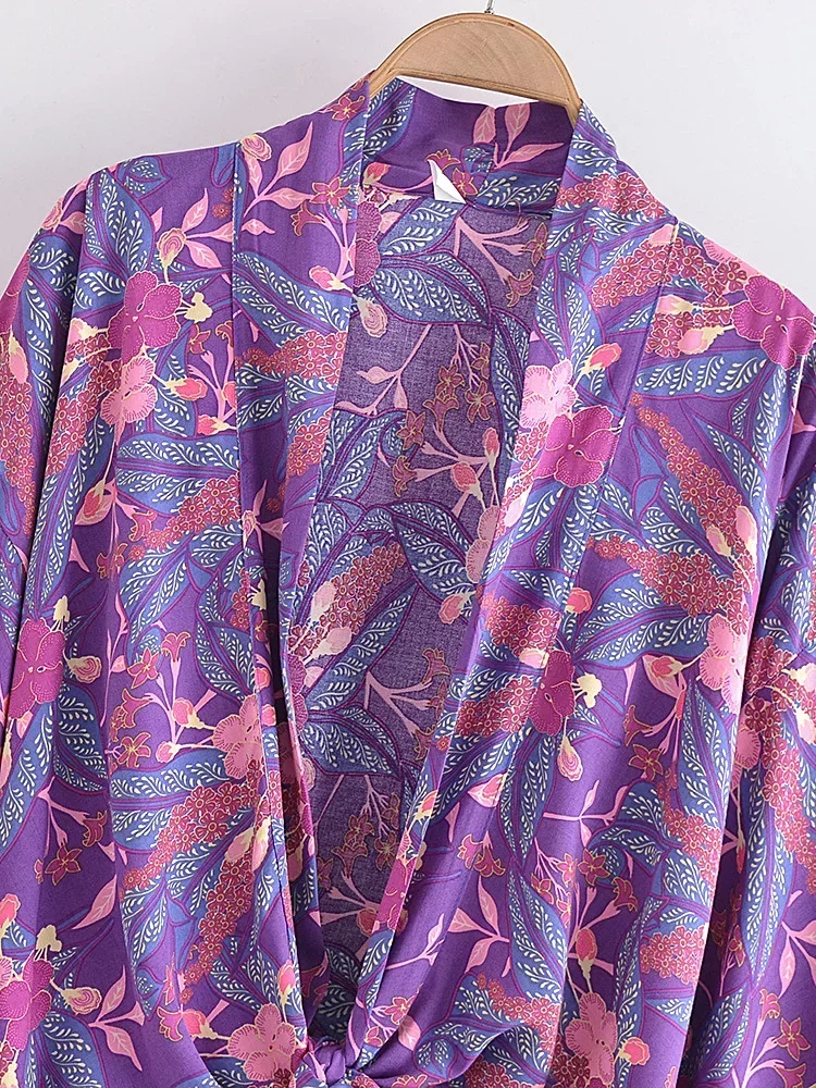 Boho Queens Purple Floral Short Robe Kimono Swimsuits Women Fashion Batwing Sleeves Rayon Bohemian Bikini Cover Ups Beachwear