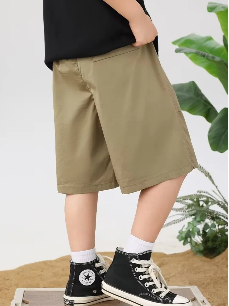 Calções casuais simples e versáteis para meninos, meia calça na moda para o verão, roupa exterior solta, roupa de trabalho reta, 4 ou 5 minutos