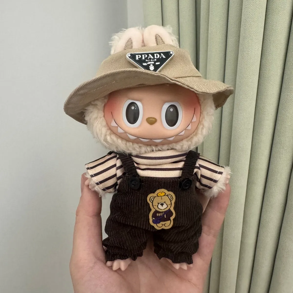 fall Popular Labubu Doll Clothes 17cm Pendant Labubu Doll Clothes Spring Field Strap Pants Set Labubu Doll Clothes Accessories