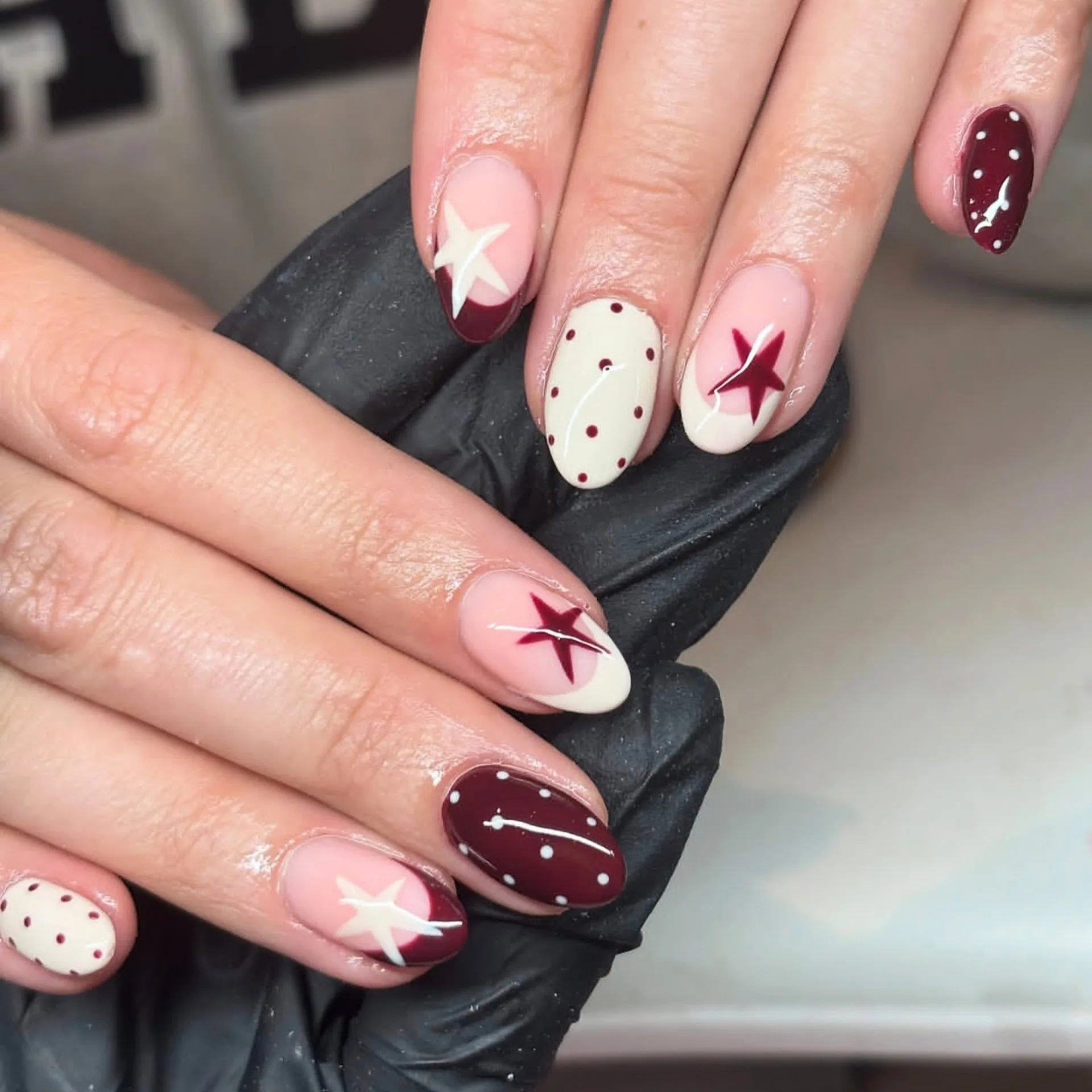 

24pcs Gradient Red Press on Nails Love Blush Design Stick on Nail Tips Simple Round Head Almond False Nails Finished Fake Nail