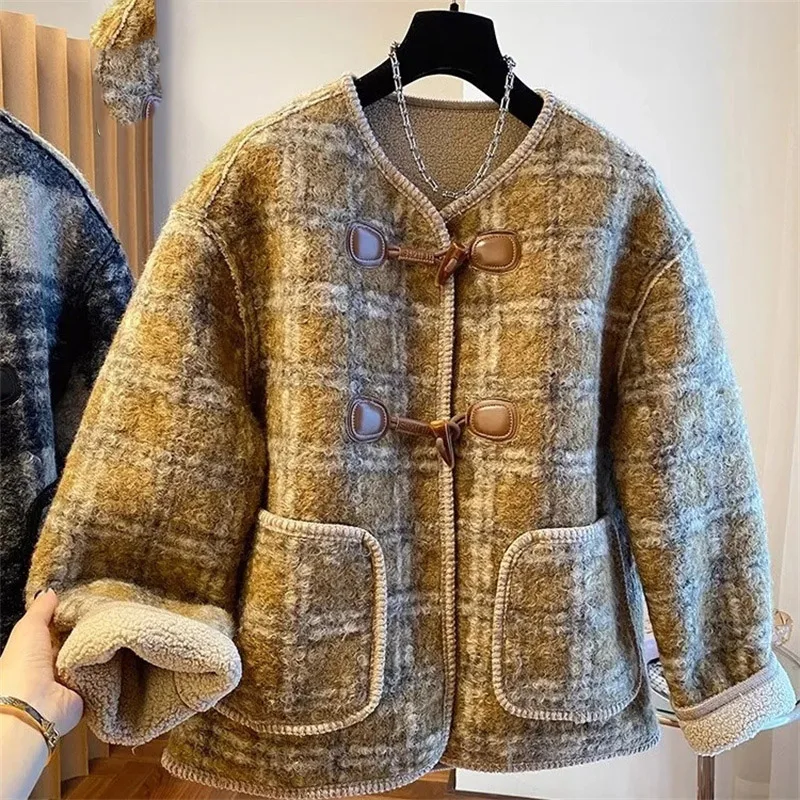 2024 Fashion Short Lamb Wool Ladies Jacket Winter Bull Horn Buckle Design Sense Female Coat Loose Fitting Woolen Women Overcoat