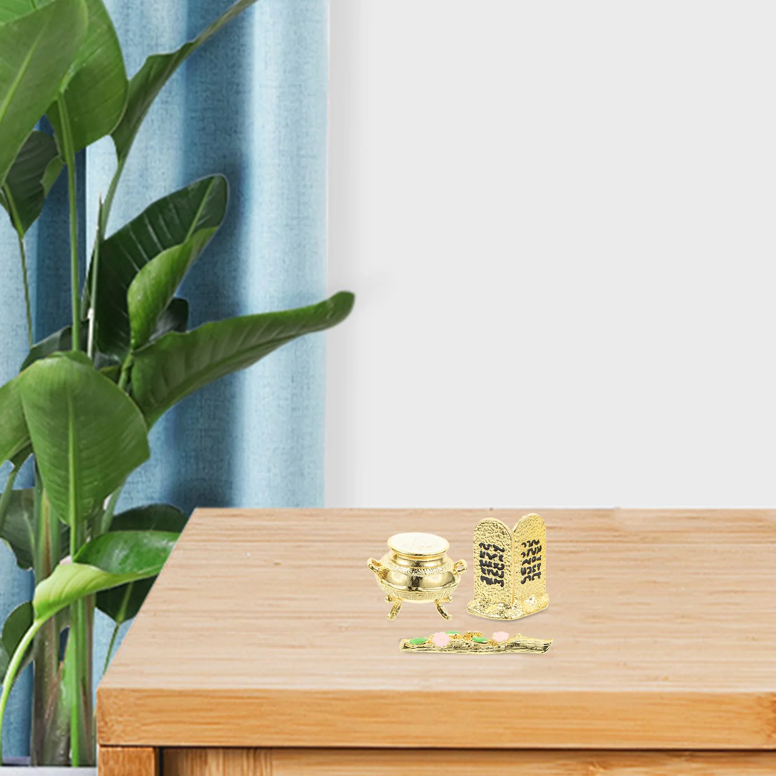 

1Set Reliable Craftsmanship Religious Themed Ornament Desktop Decor Zinc Alloy Church Adornments Multifunctional Home Office Use