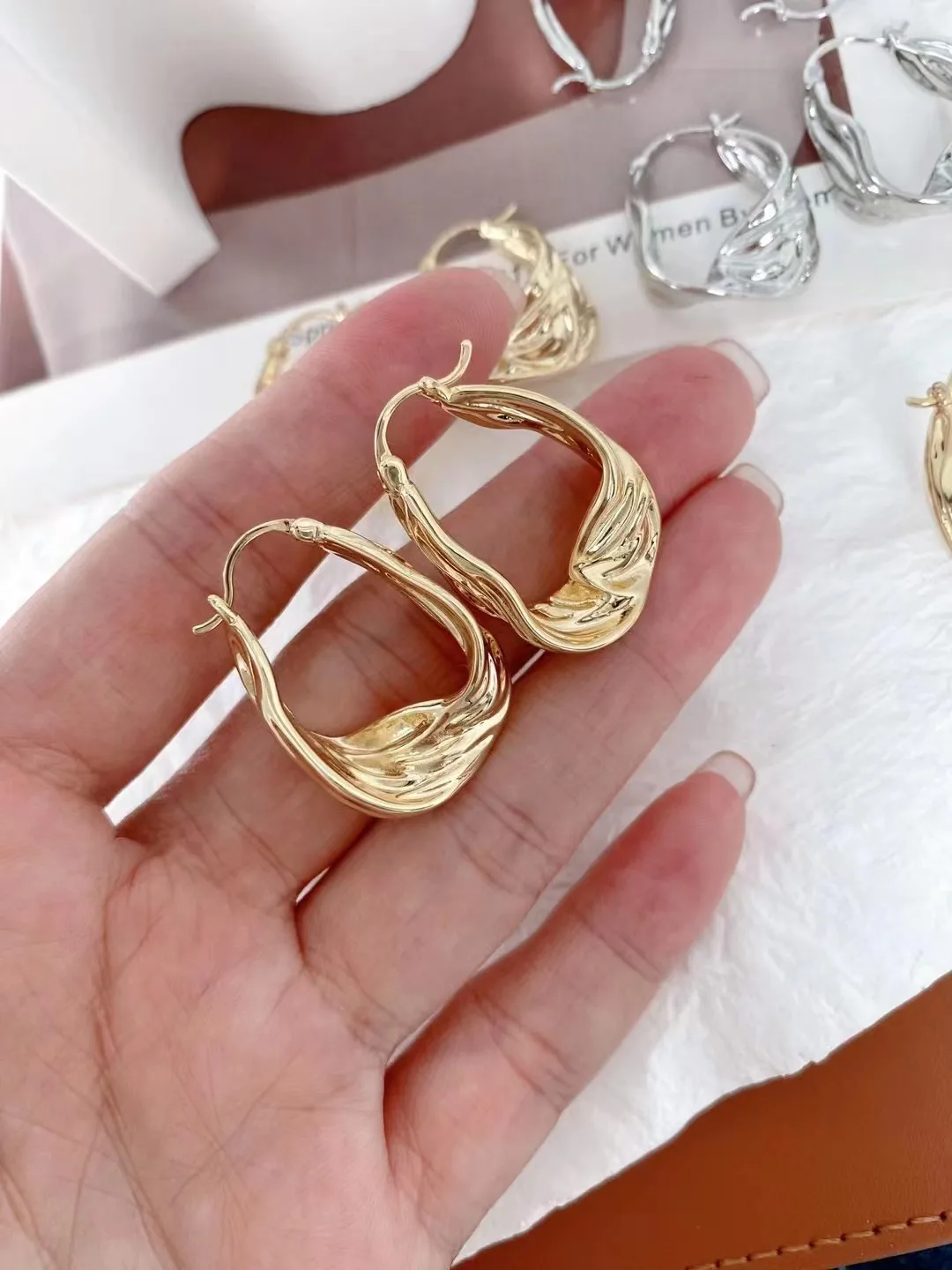 Pendiente de aro de Latón chapado en oro y plata para mujer, diseño Simple, moda