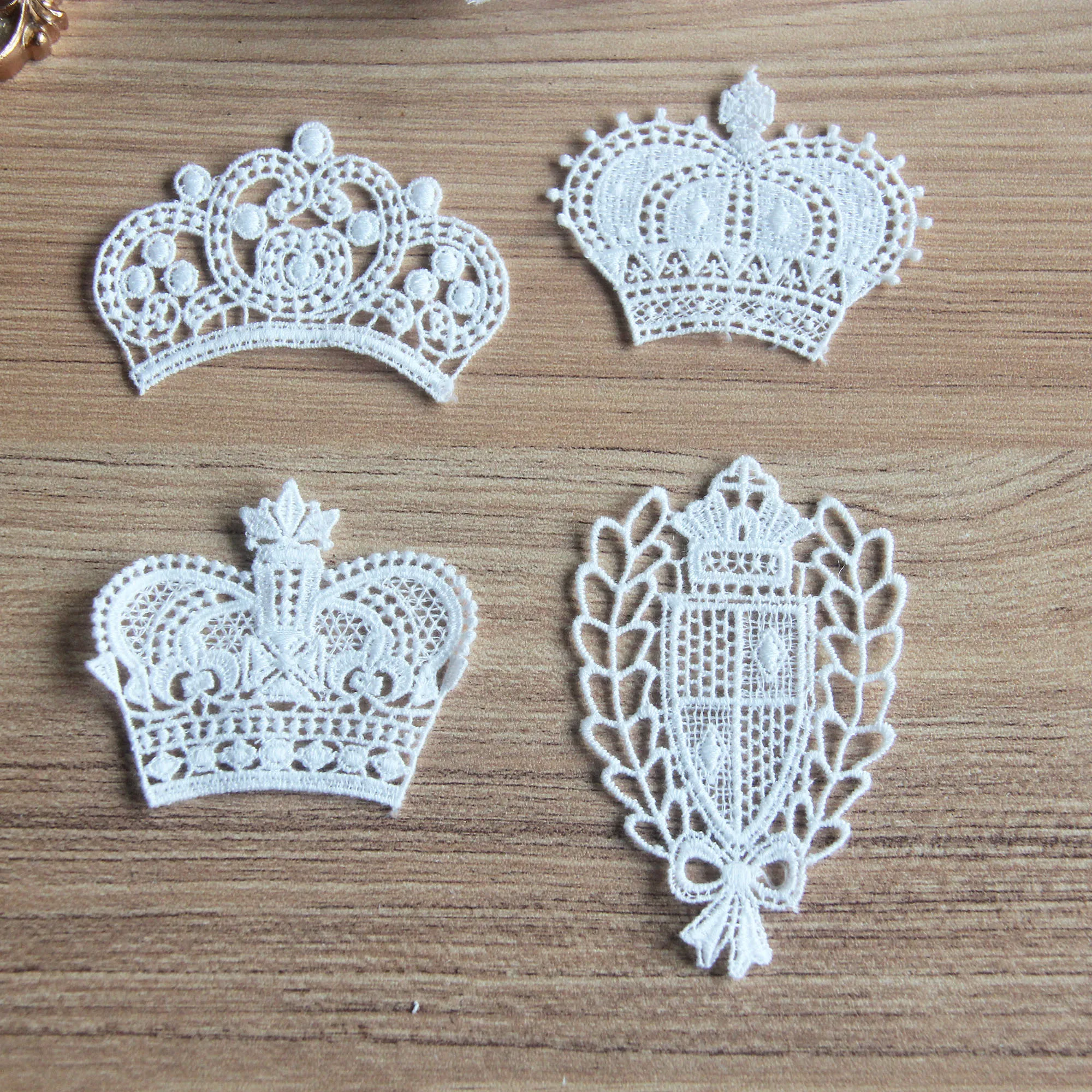 White Embroidered Lace Appliques with Palace Crown Shield Skirt Edge Decoration Clothing DIY Accessories