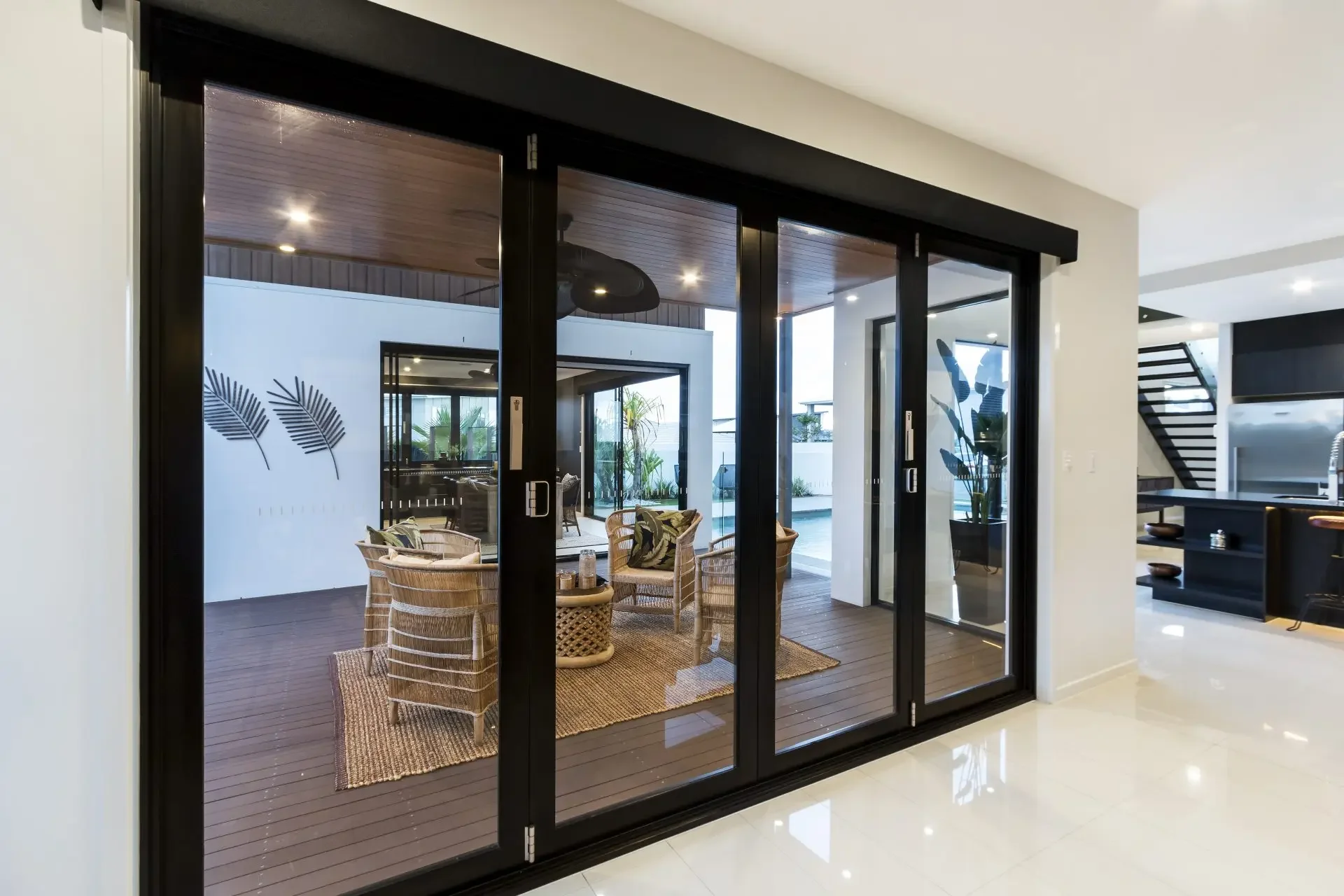 *IW% Aluminum Folding Doors Powder Coating Multi-Folable Tempered Glass Patio Door WaterproofBifold Accordion Door