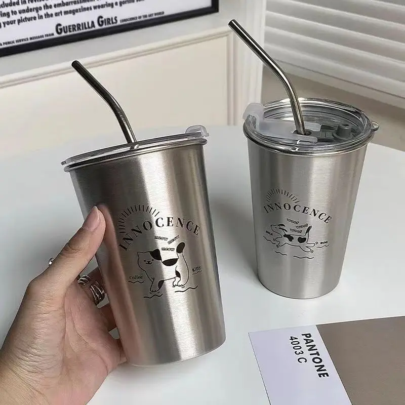 Edelstahl-Wasserbecher mit großem Fassungsvermögen, mit Strohhalm und Deckel, tragbarer Haushaltsbecher für heiße und kalte Getränke, für den täglichen Gebrauch im Sommer.