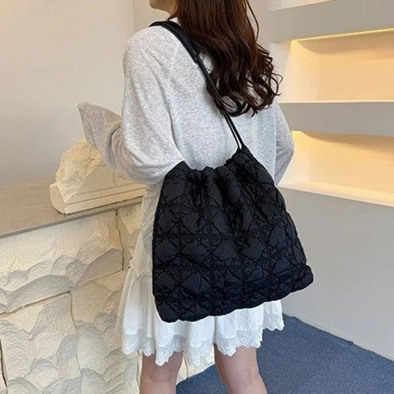 

Women's Fashionable Leather Hand Bag Boasting Famous Designer Craftsmanship And Popular Classic Elegant Appearance​