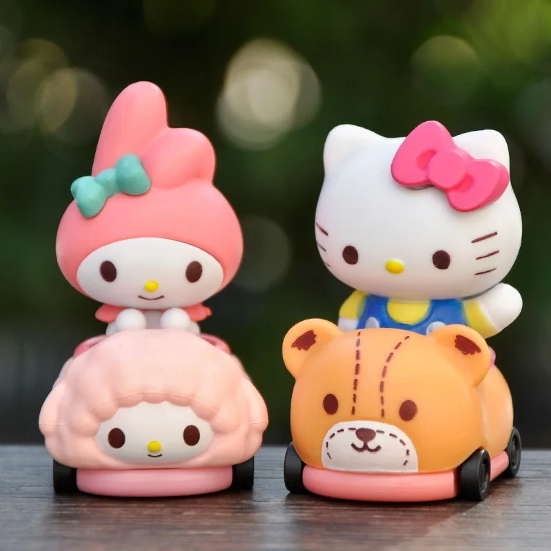 4 buah boneka dekorasi Sanrio Hello Kitty figur Anime Cinnamoroll Q figur Mobil meja Dekorasi Kue Model hadiah ulang tahun anak-anak