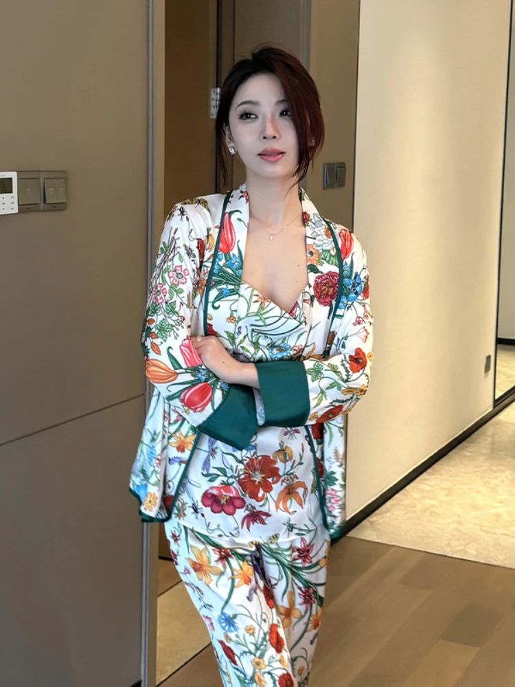 

Женские пижамы, комплект из 5 предметов, лето 2025 г., кардиган с длинными рукавами и принтом ледяного шелка, брюки-слинг, платье, пижамный костюм, тонкая домашняя одежда