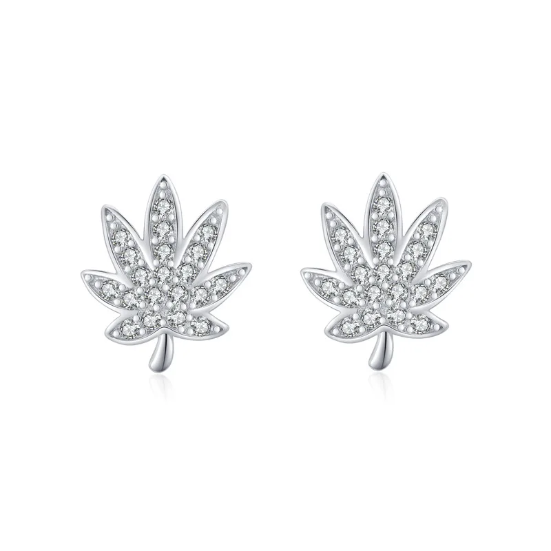 

Fashion S925 Sterling Silver Female European American Diamond Maple Leaf Design Earrings with Zircon