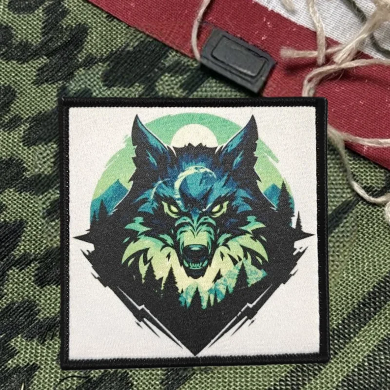 Parche táctico rey lobo bosque feroz con velcro para mochila y chaleco - imagen 5