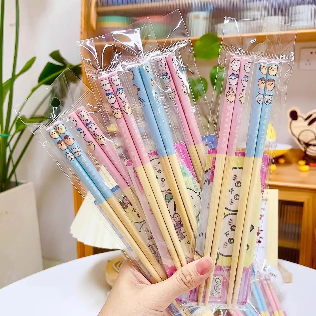 

Chopsticks are cute and good-looking cartoon Jiyi Kawa Xiaoba Usaki household chopsticks bamboo chopsticks non-slip adult style