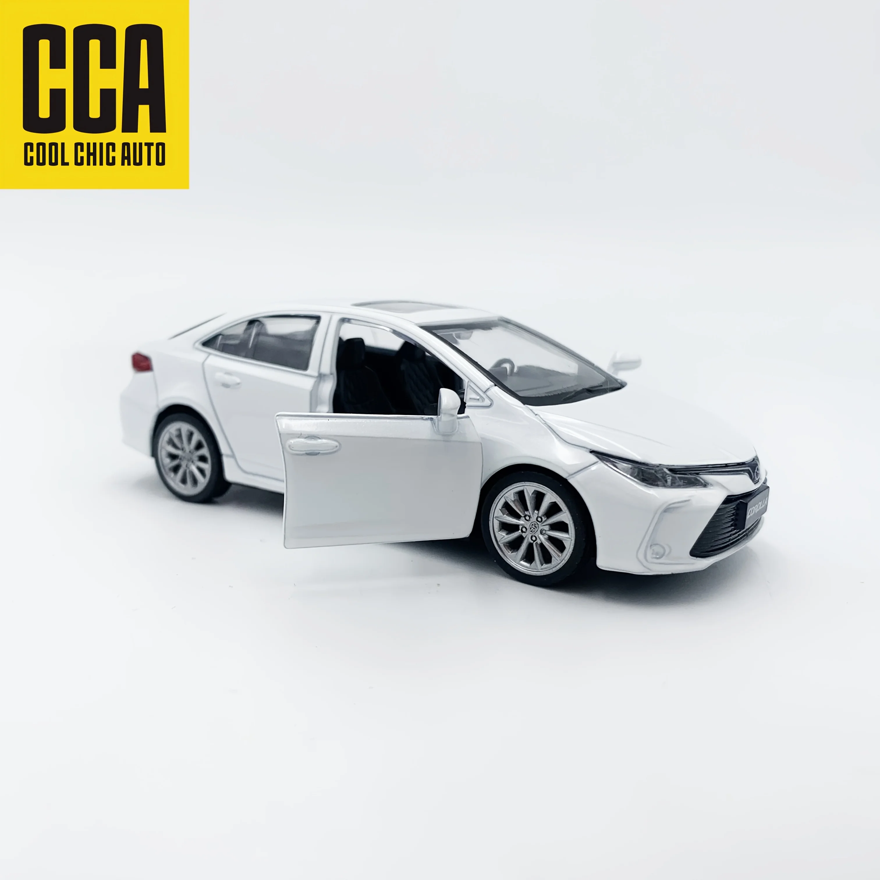 يمكن فتح باب نموذج سيارة من السبائك من سلسلة تويوتا يمكن لعب تغليف علبة الثقاب في راحة هدية لعبة الأطفال