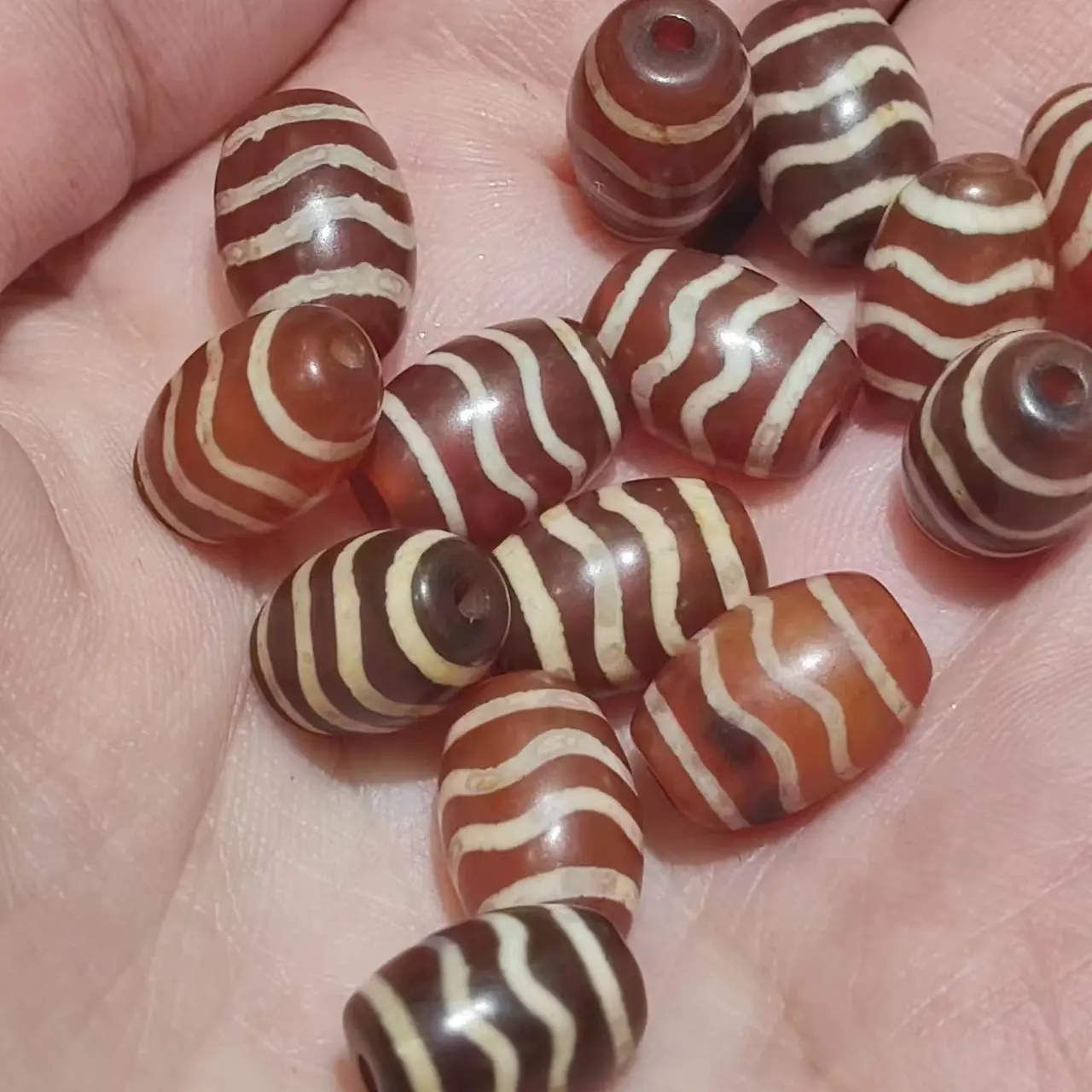 50pcs/lot natural multiple pattern old agate dzi wholesale red Weathering lines Rare breeds Vintage style Small accessories diy