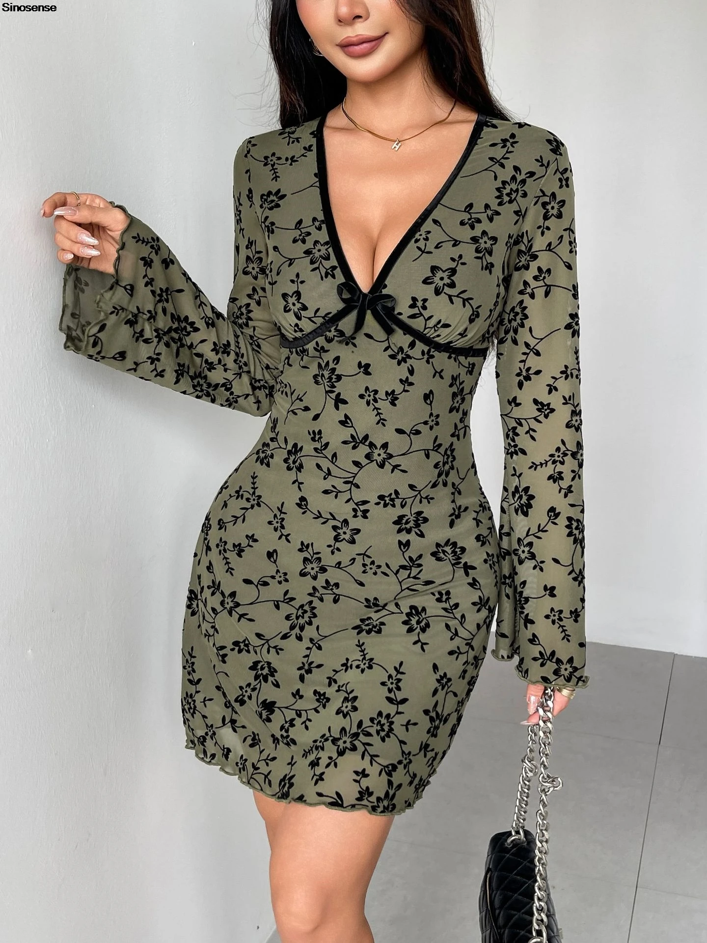 المرأة الأزهار التطريز Bodycon فستان قصير مثير الخامس الرقبة بقماش شفاف فستان بكم طويل Y2K الشارع تاريخ ليلة نادي حفلة فستان قصير