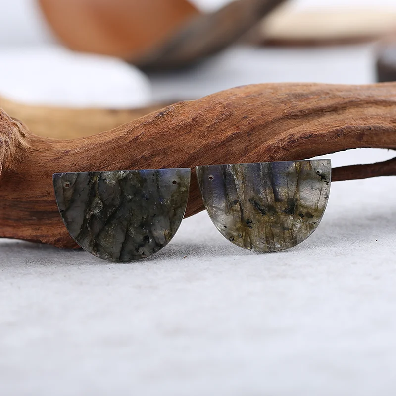 

2 шт., натуральные полуовальные подвески из лабрадорита для изготовления ювелирных изделий, бусины из натуральных камней ручной работы 23*35*3 мм