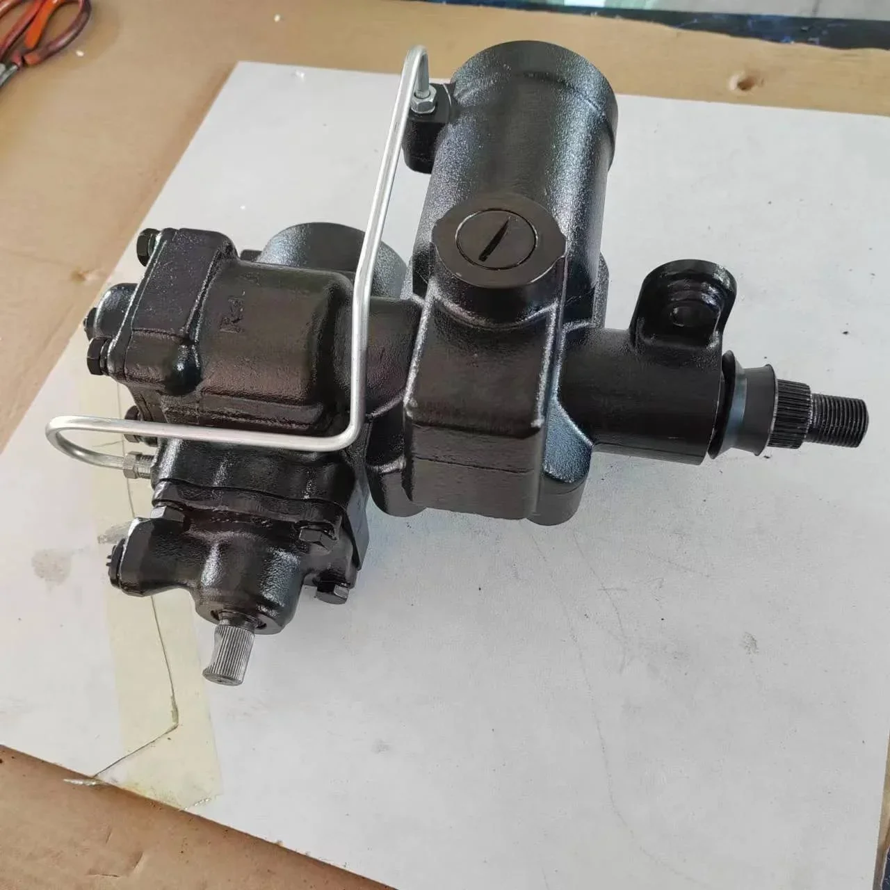 

Steering Gear Box for Land Rover Defender, STC2845, STC8684E, STC888, QAF500120, Hot Sale
