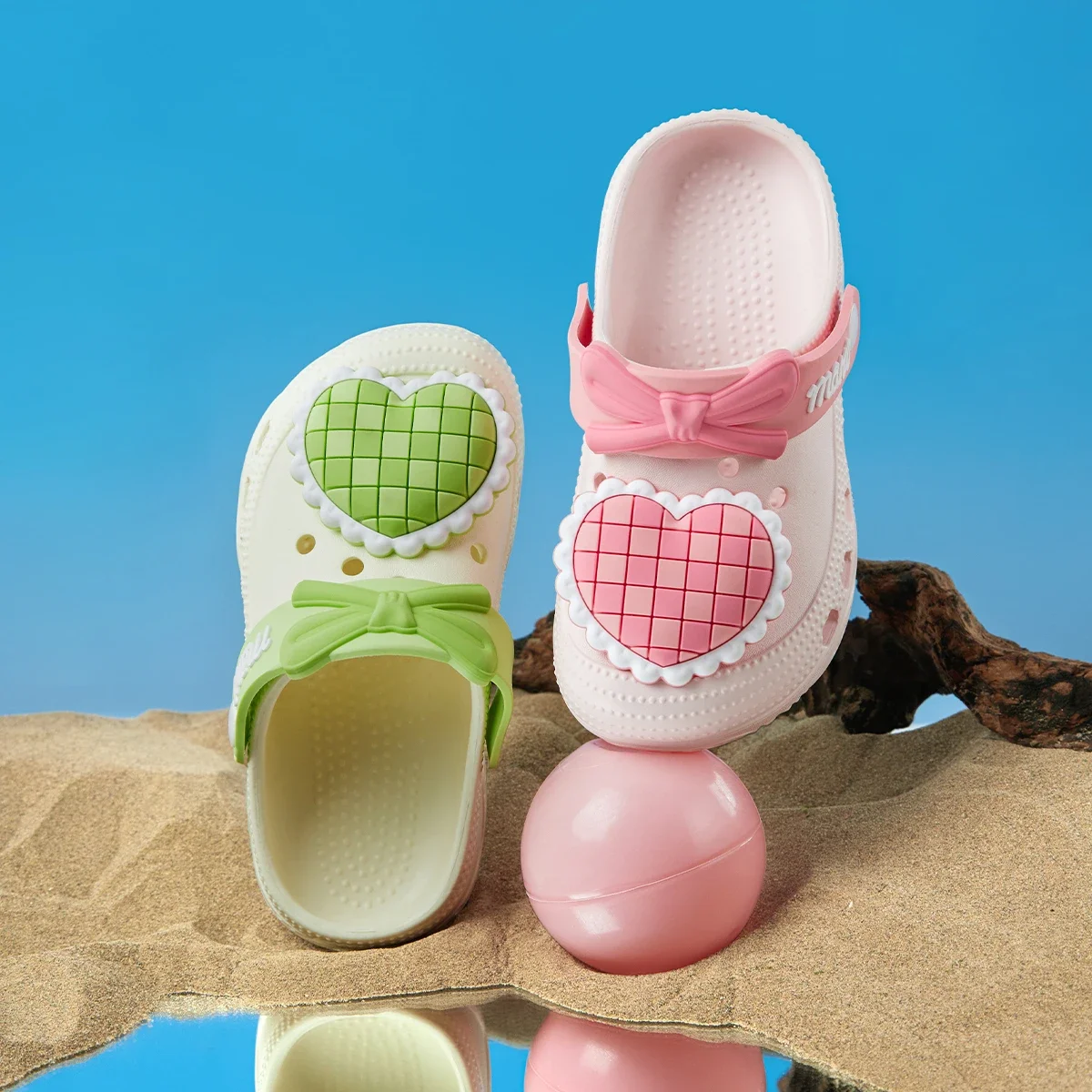 Mo Dou Children's Hole Shoes Summer New Love Bow Sandals Girl's Breathable Soft Sole Sandals Children Slippers