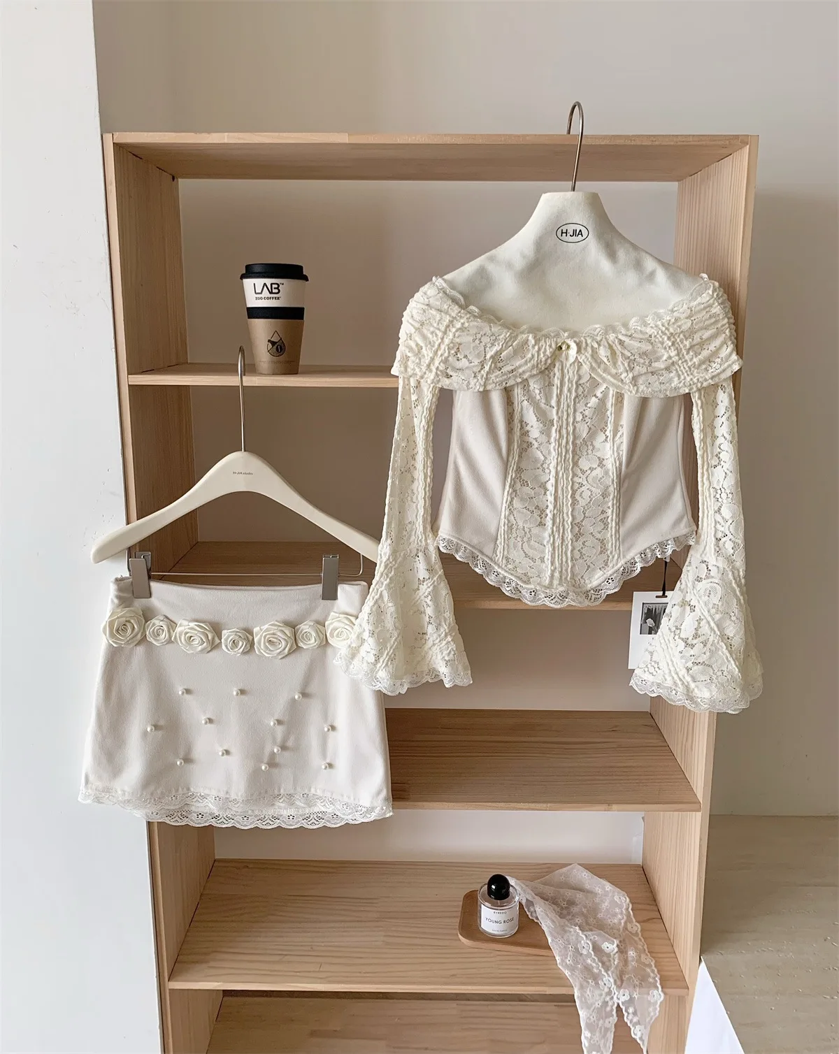 Women Romantic Sexy Style White Rose Lace Off Shoulder Flared Sleeve 2 Piece Sets Coquette Cutecore Princess Shoujo Girl Clothes