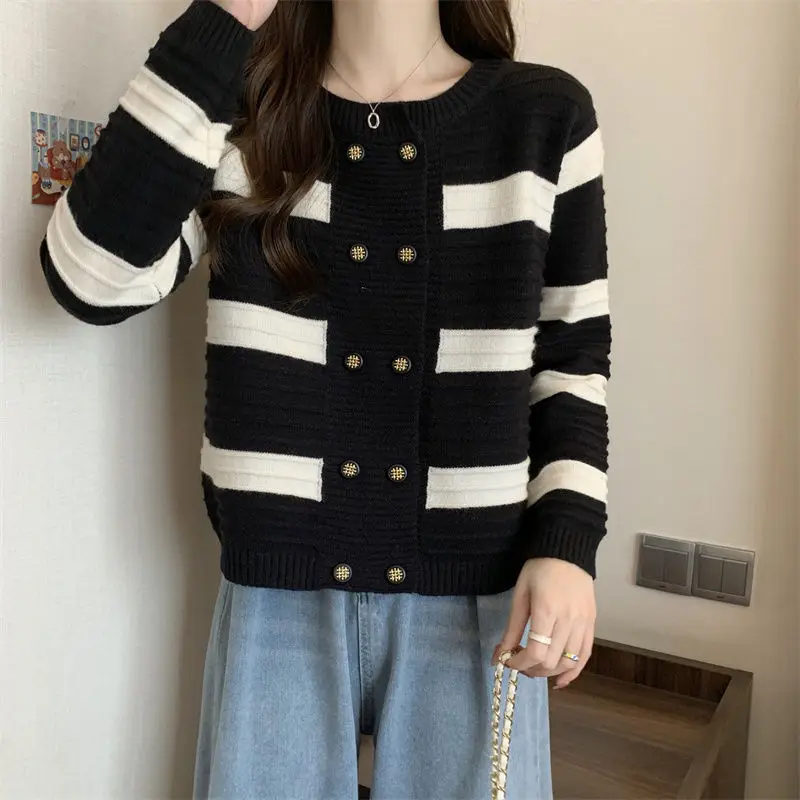 Striped Knitted Cardigan Sweater Autumn Winter Women Knitwear 2024 New Loose Double Breasted Buckle Casual Sweater Jacket Top