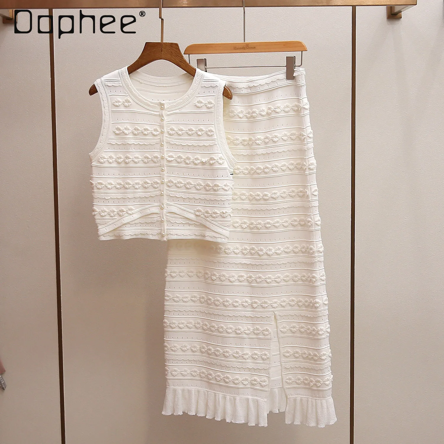 

High-end Elegant Skirt Women's Clothing Summer New French Temperament Celebrity Beaded Vest A-shaped Skirt Knitted Two-piece Set