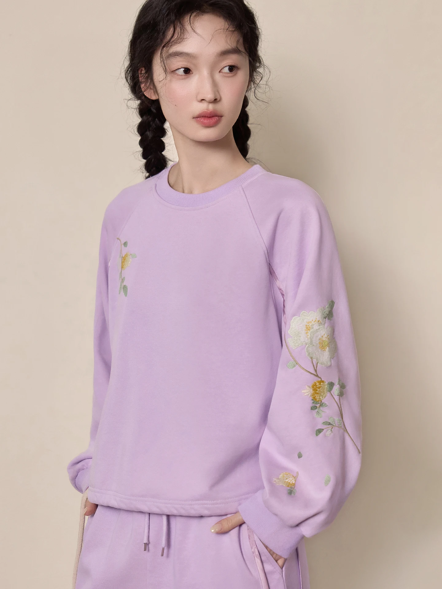

Wild Flowers Original National Sle Embroidered Casual Set Women Knitted Sweatirt Long Pants Two Piece Set Flowing Rainbow