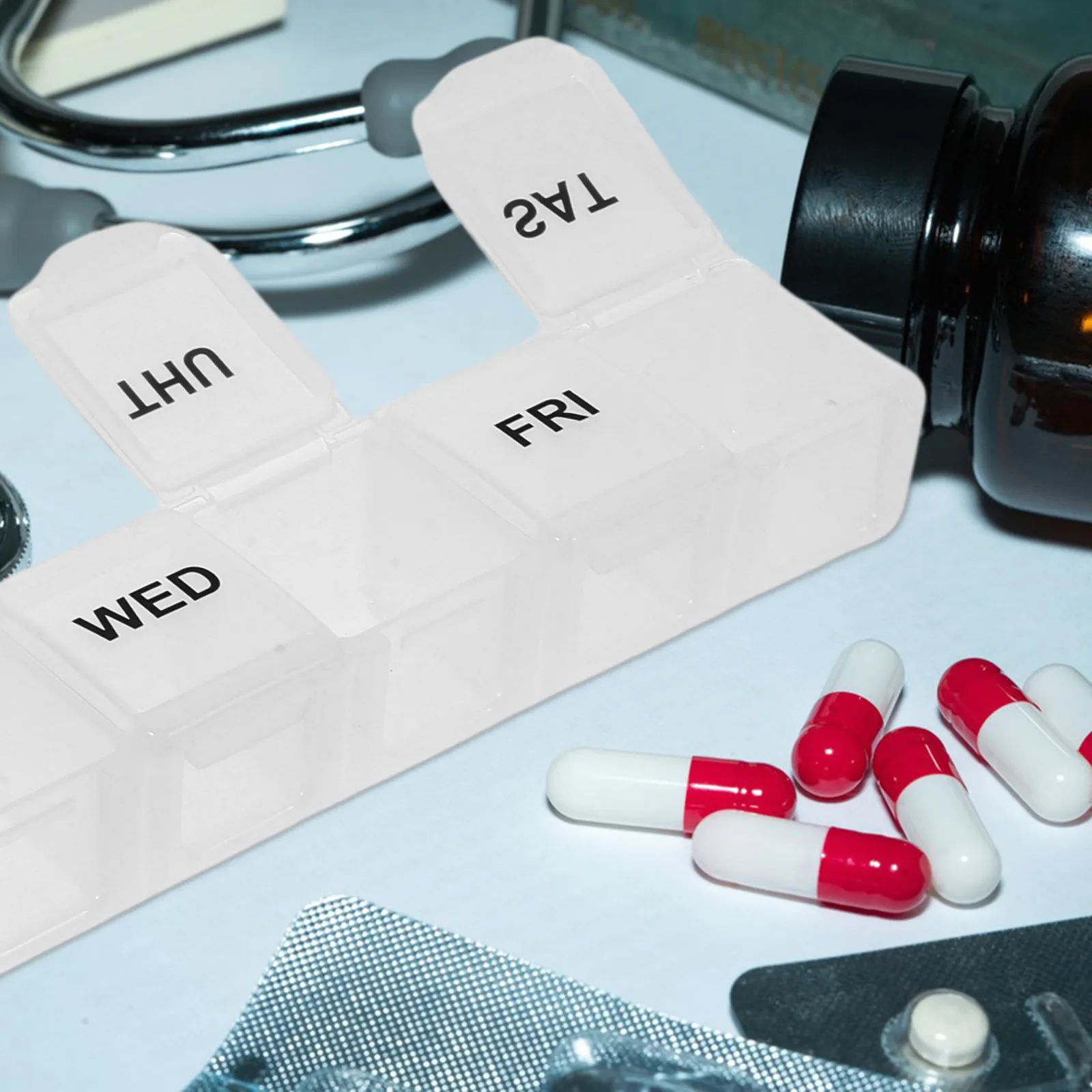 

Portable Travel Pill Organizer Weekly Pill Box Food Grade Airtight Medicine Case Multi-Compartment Reusable Dispenser Compact