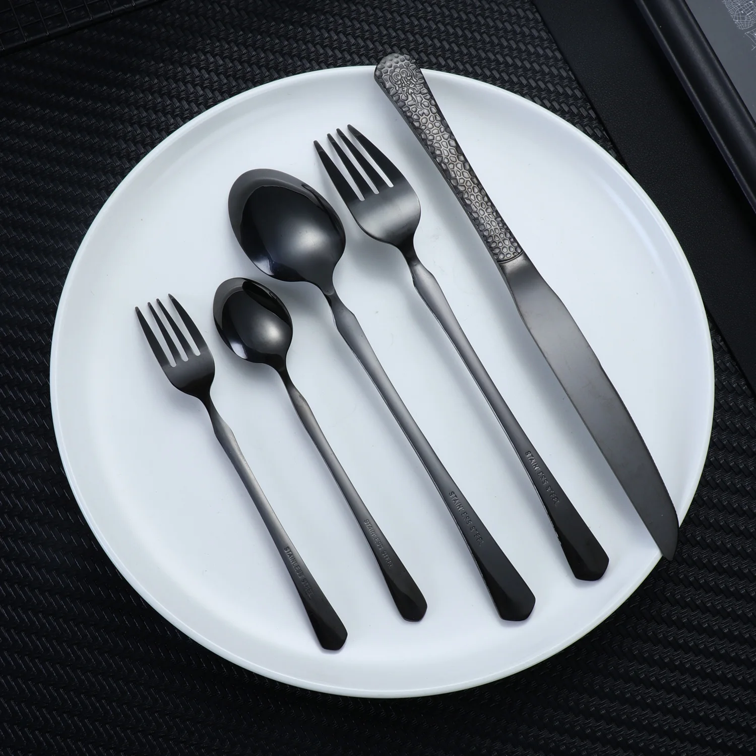 4PC/5PC/24PC/30PC Matte black Knife Fork Spoon Tableware Set Dinner Black Cutlery Sets Stainless Steak Knife Fork Coffee Spoon