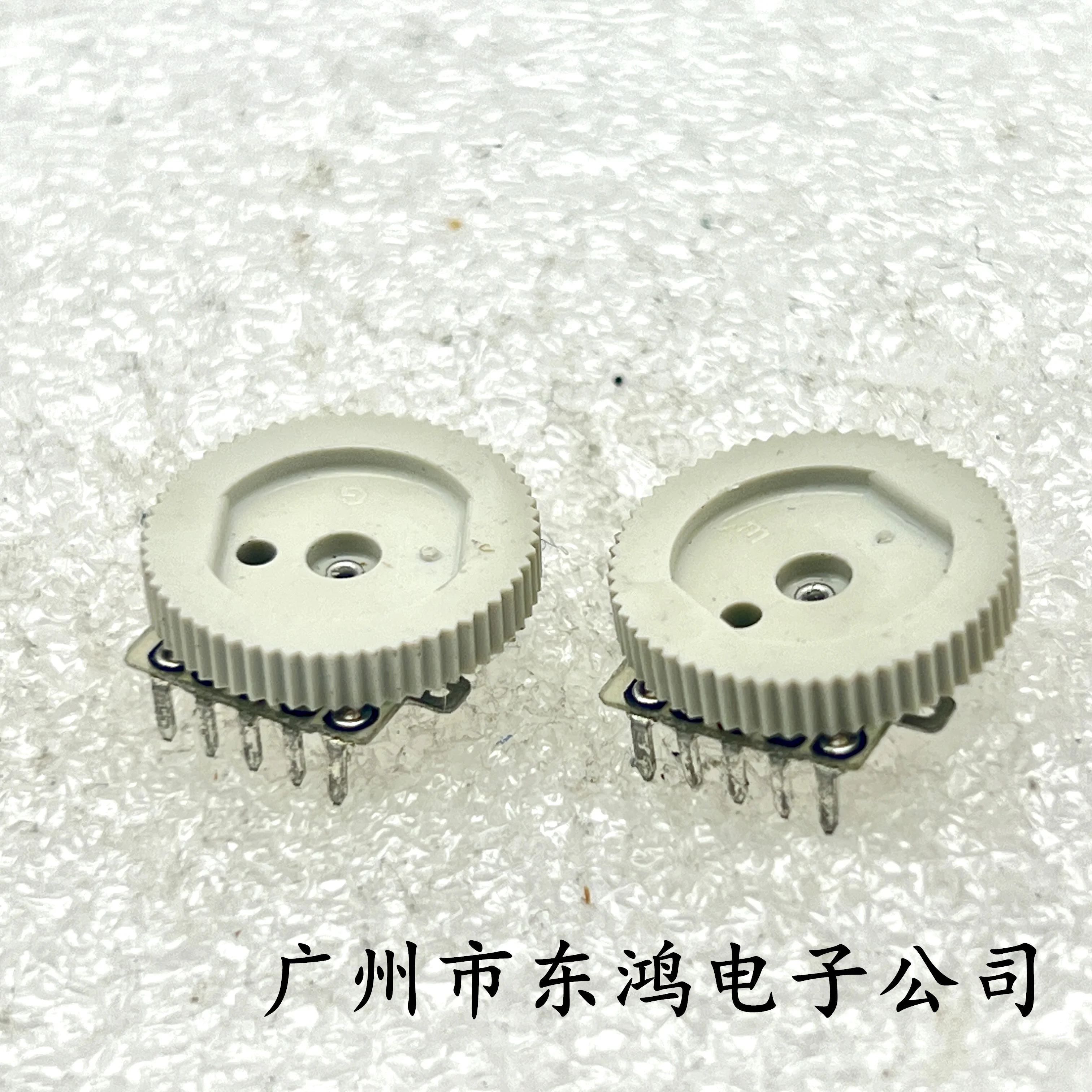 10pcs C10K * 2 imported from Japan ALPS dual radio with wheel dial gear potentiometer 16 * 3mm