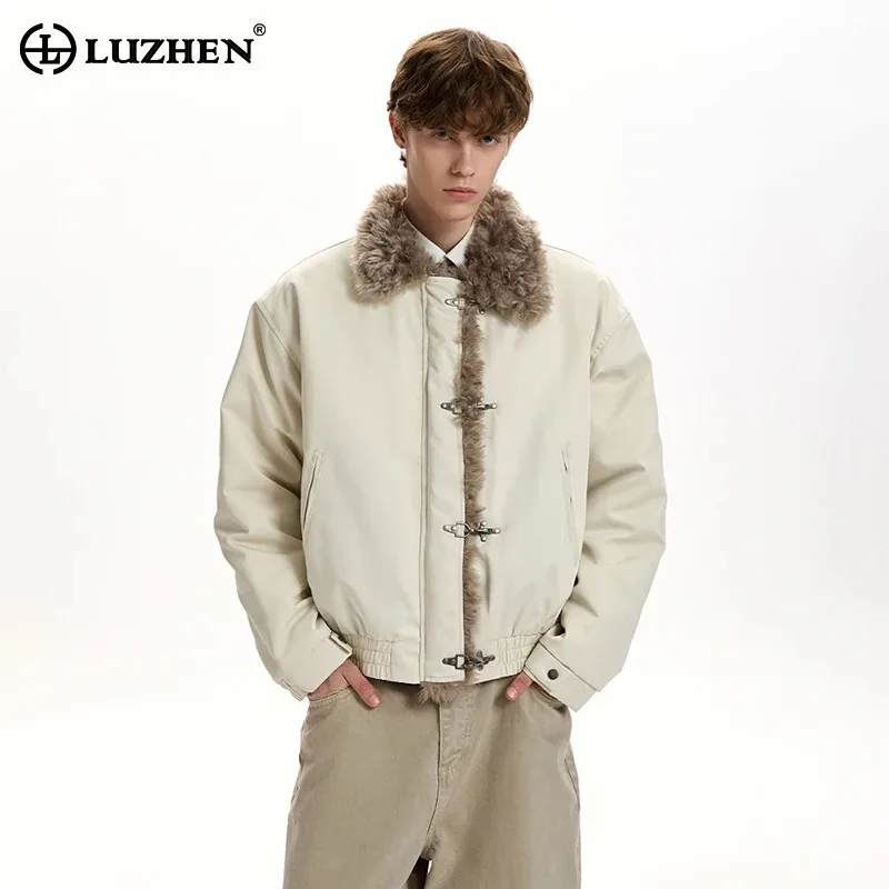 

LUZHEN 2025 Winter New Fashion Lamb Wool Brushed Patchwork Collar Padded Coat Men's Handsome Casual Metal Buttoned Parka JY5439