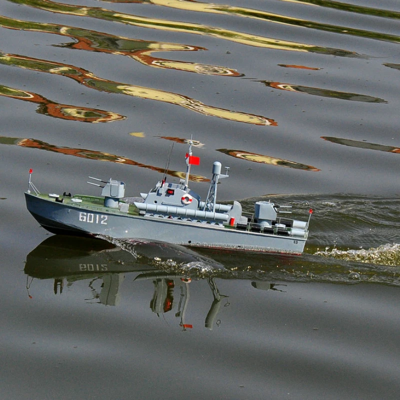 RC Torpedo Barco Modelo para Crianças, Lancha Elétrica, Navegação Estável, Brinquedo Presente, 6012