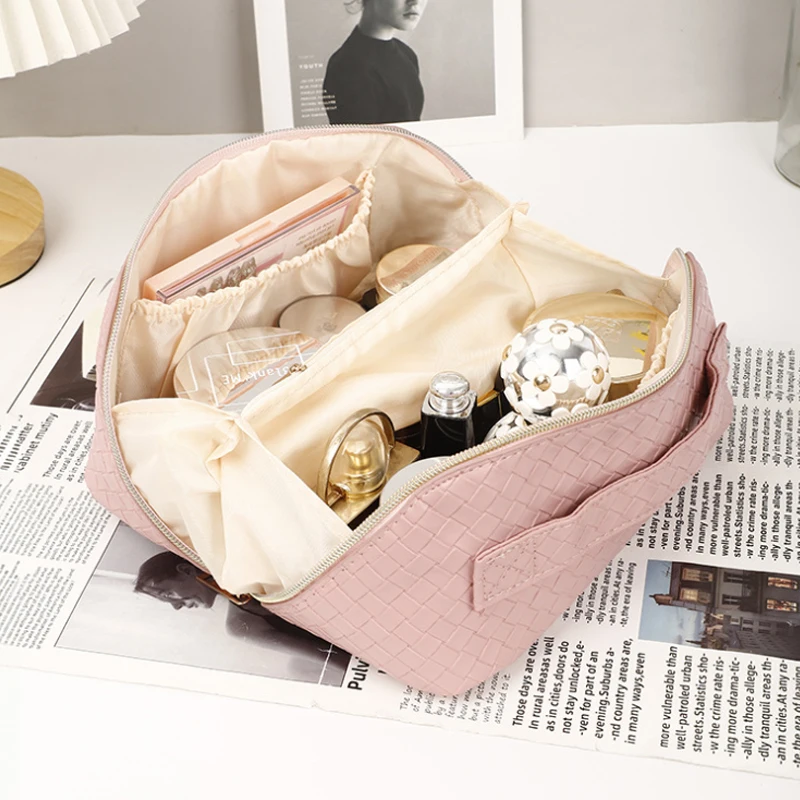 Large Capacity Cosmetic Bag Ladies Cosmetics Storage Korean Waterproof Pu Woven Plaid Embossed Wash Bag Travel Wash Bag