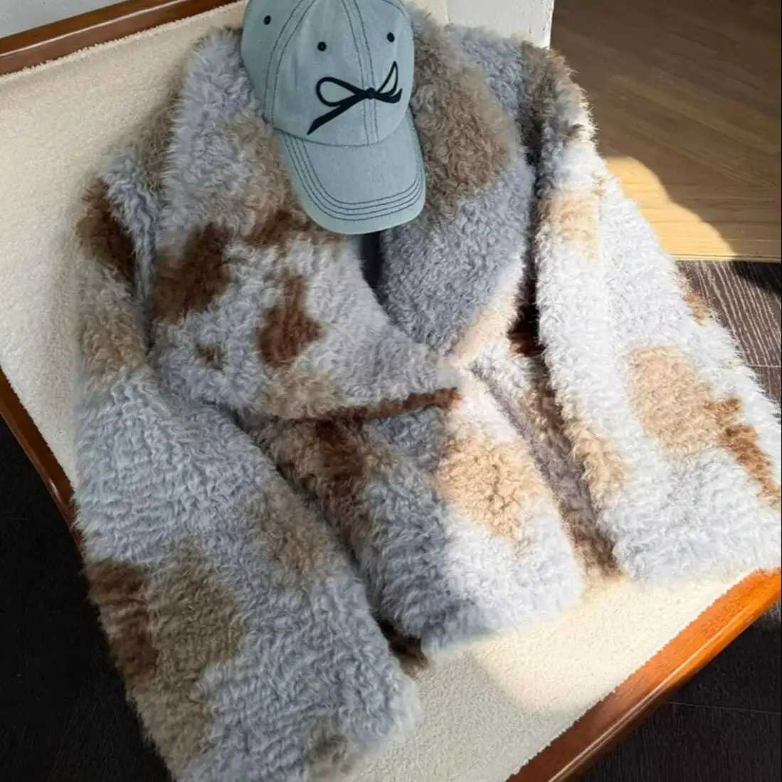 HIGH QUALITY Winter Large Lapel Curly Lamb Fur Coat Long sleeve Warm Shaggy Tie dye Gradient Faux Fur Jacket Loose Outerwear