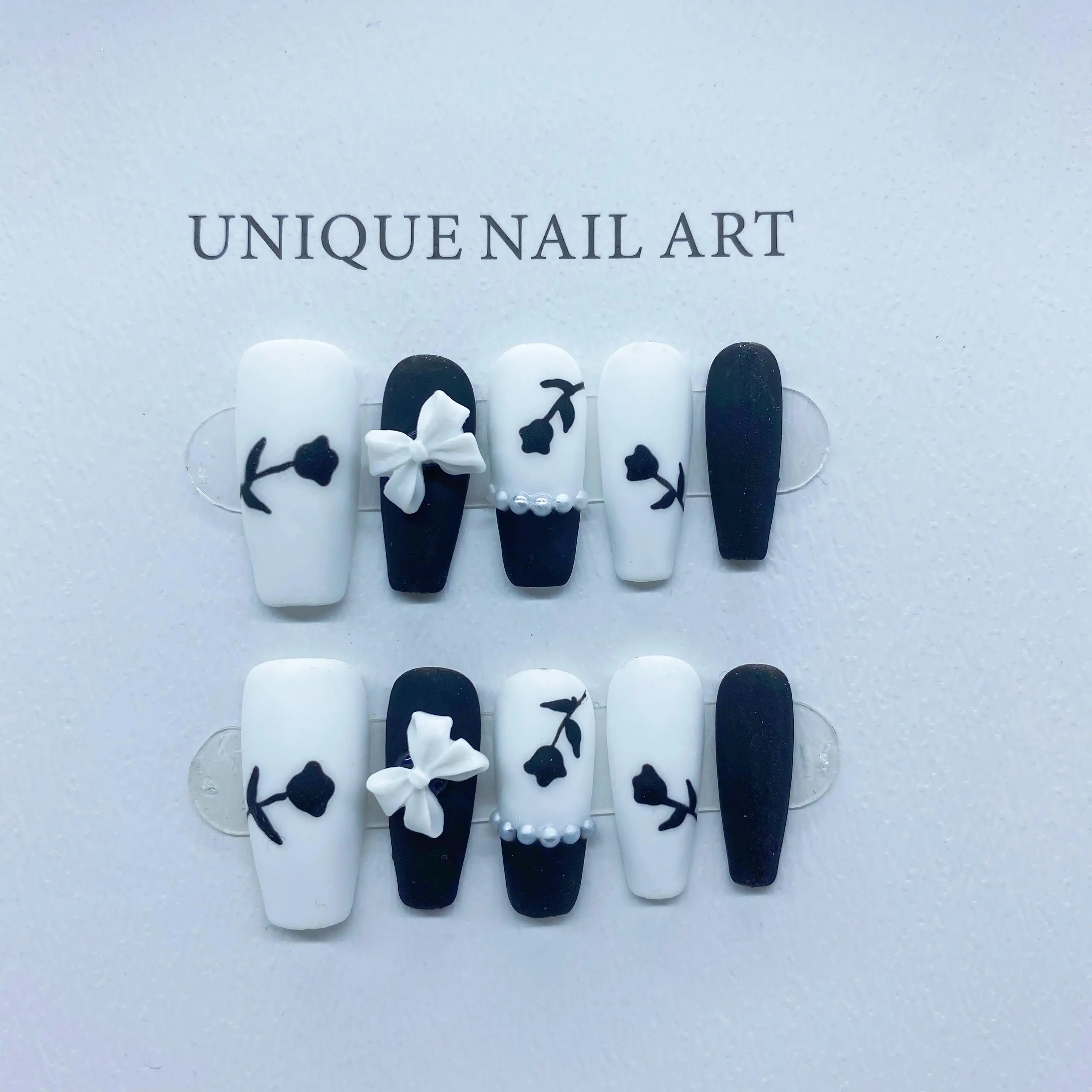 Hand-Painted Black and White Rose Elegant Detachable Reusable High-Quality White Handmade Press On Nails