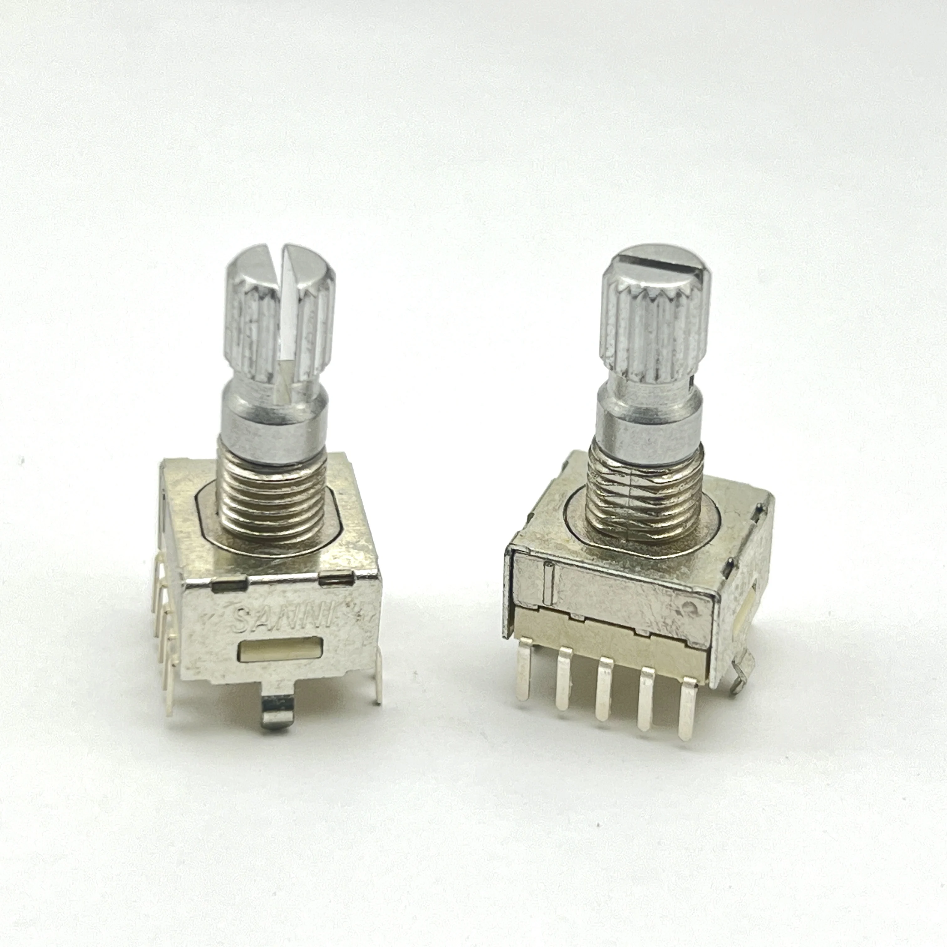 1 piece RS12B12 360° rotatable toggle switch with 5 positions, 4 rotations per degree, 90° rotation, and a handle length of 16mm