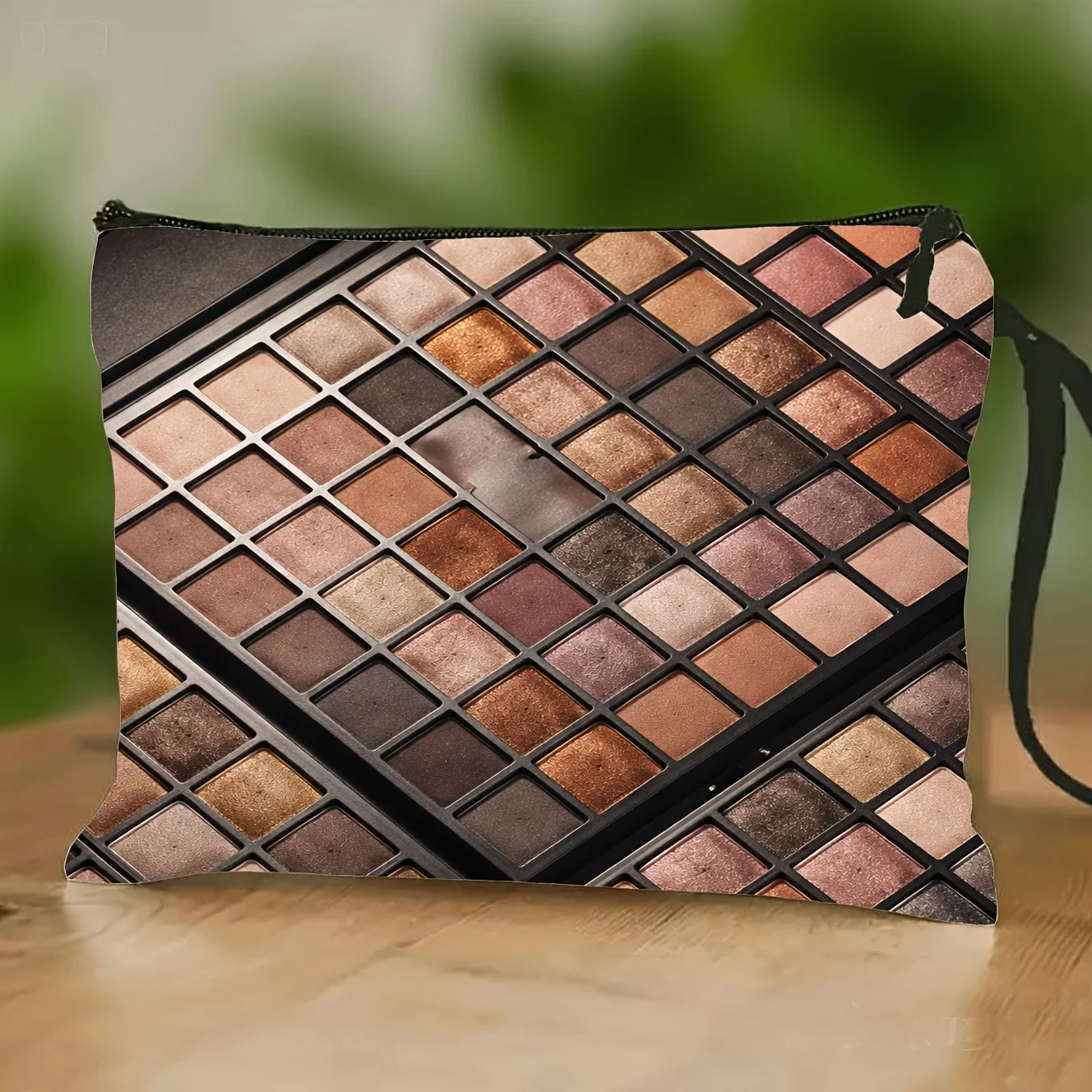 

Multi-Color Eyeshadow Palette Organizer with Portable Makeup Bag Travel Daily Lightweight Practical Toiletry Bag