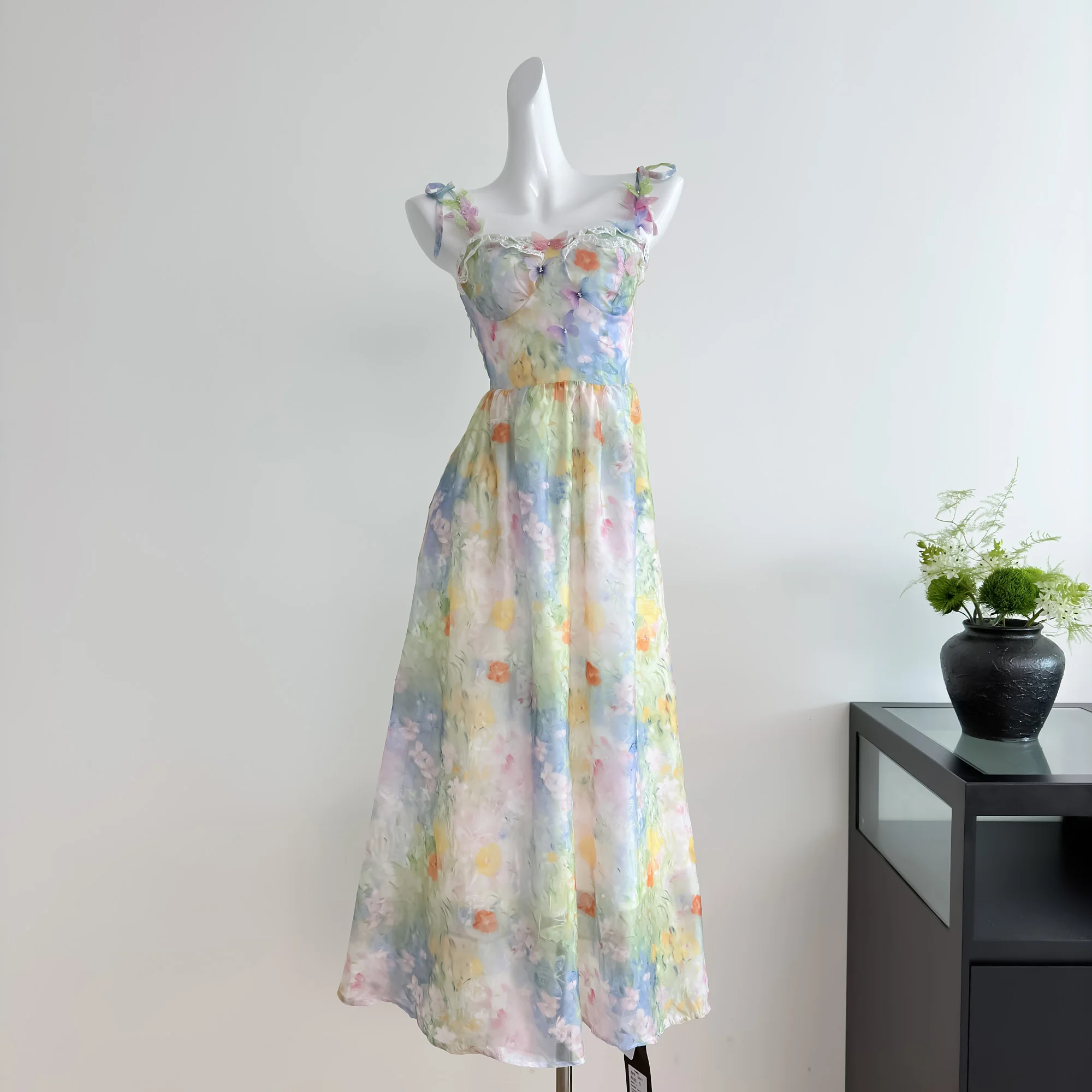 Women's Summer Strap Floral Lace Long A Line Dress Lady Elegant Sleeveless Streetwear Holiday Long Dress