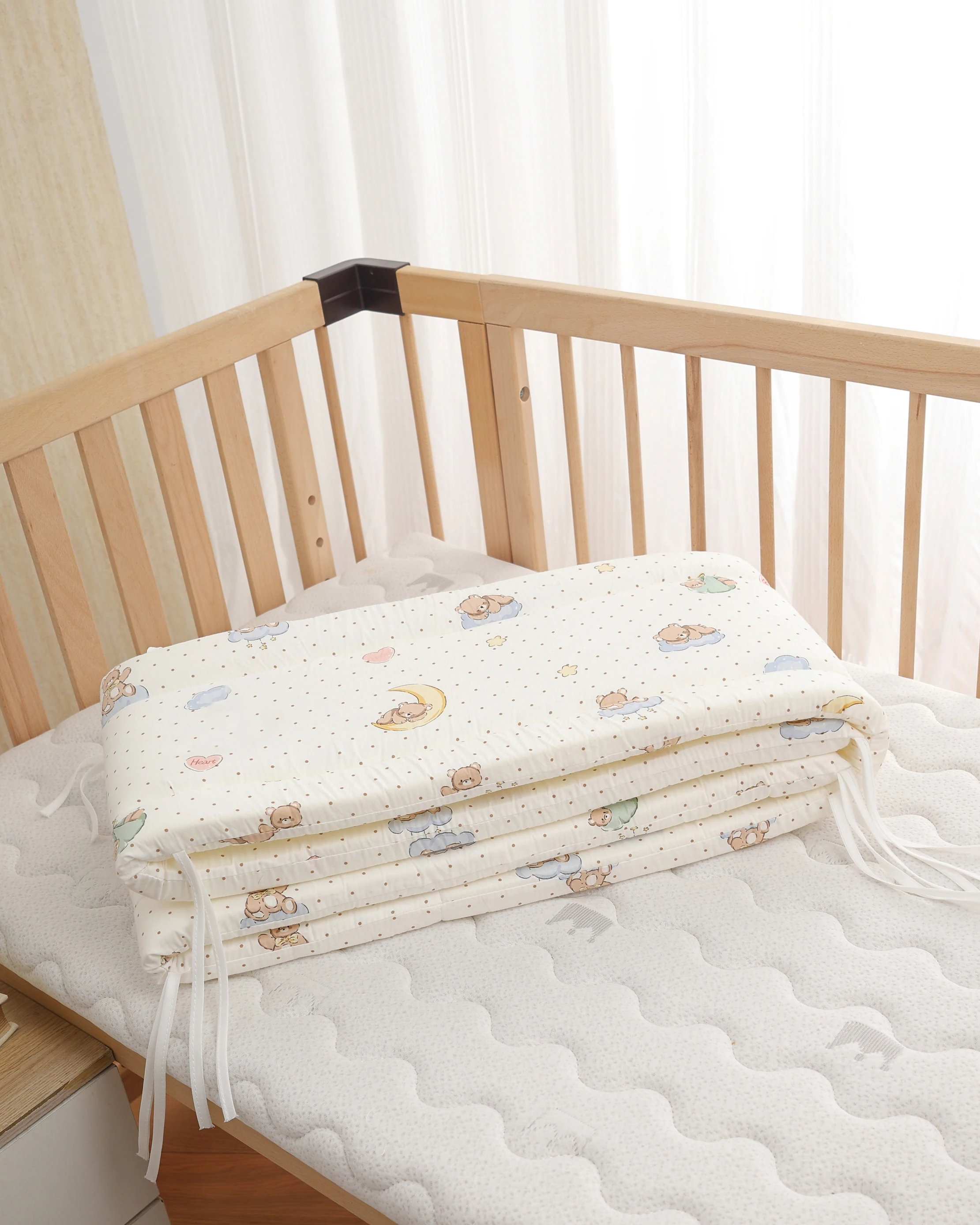 ベビーベッドフェンス コットンベッド保護レール、厚みのあるバ - Baby Nursery Glider のレビューと価格