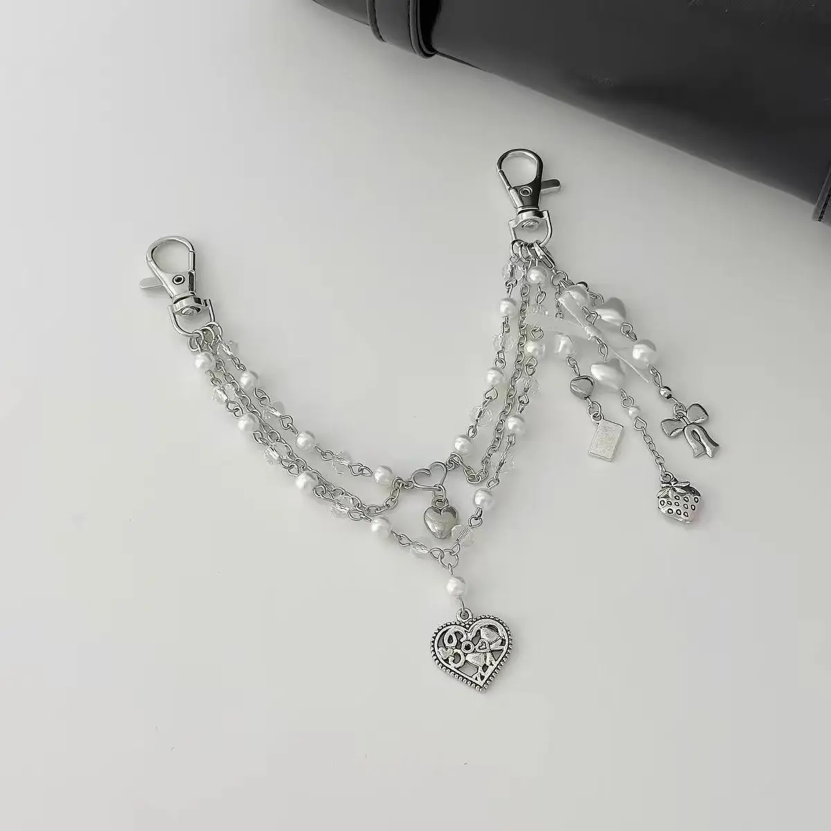 Chaveiros de Acrílico com Pérolas Imitadas, Pingente de Coração Doce para Mulheres, Acessórios Y2K para Bolsas e Mochilas
