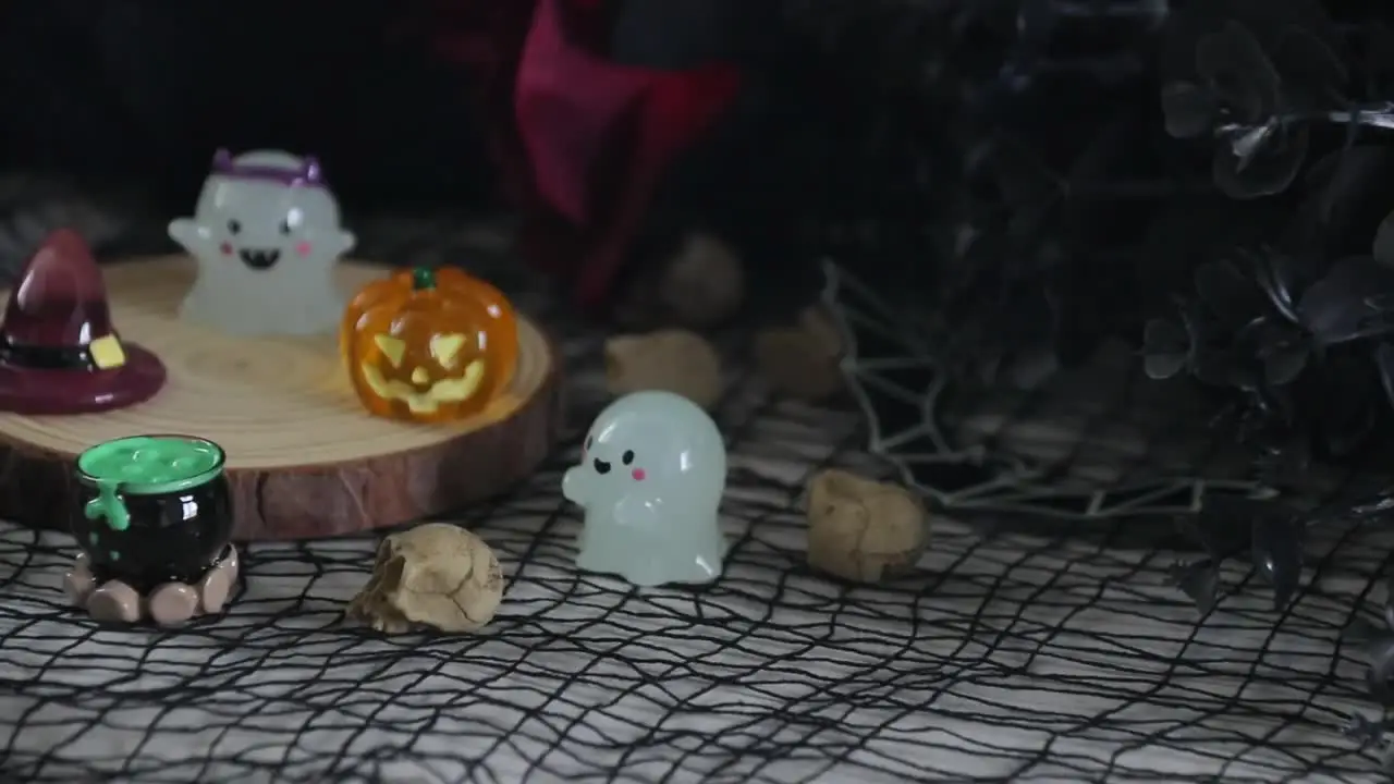 Set Mini Niedliche Lustige Leuchtende Hexen-, Geister- und Kürbis-Mikrolandschafts-Ornamente Figuren Halloween Heim Schreibtisch Zimmer Garten Deko