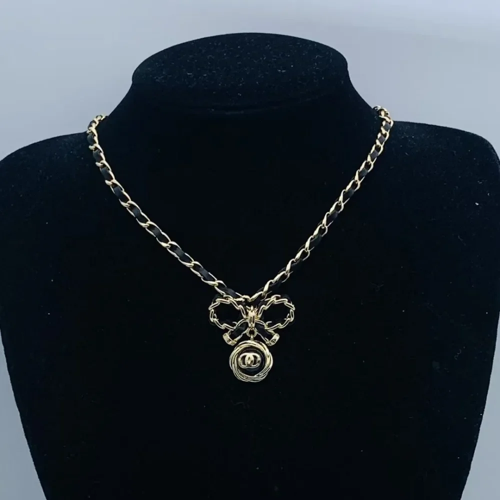 Kalung Huruf C Ganda Terlaris 2025 Kalung Retro Mewah Fashion Wanita