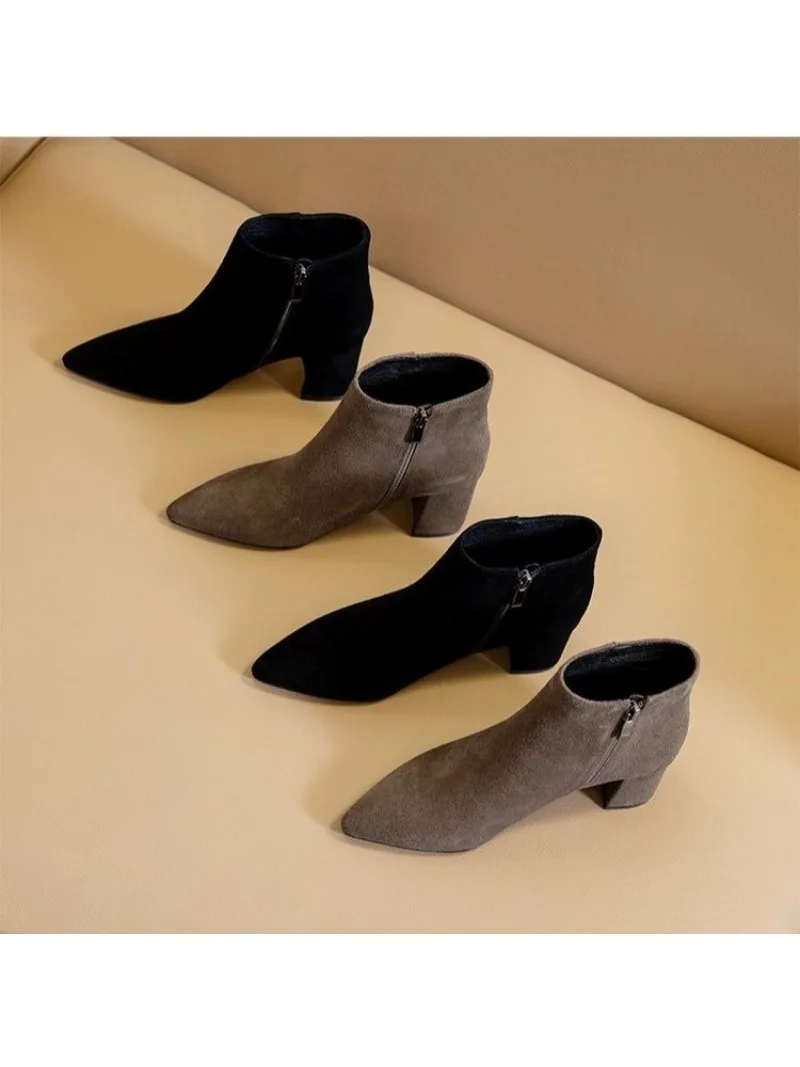 2026Botas cálidas de ante para mujer, botines de lana de tacón medio a la moda, novedad  invierno,