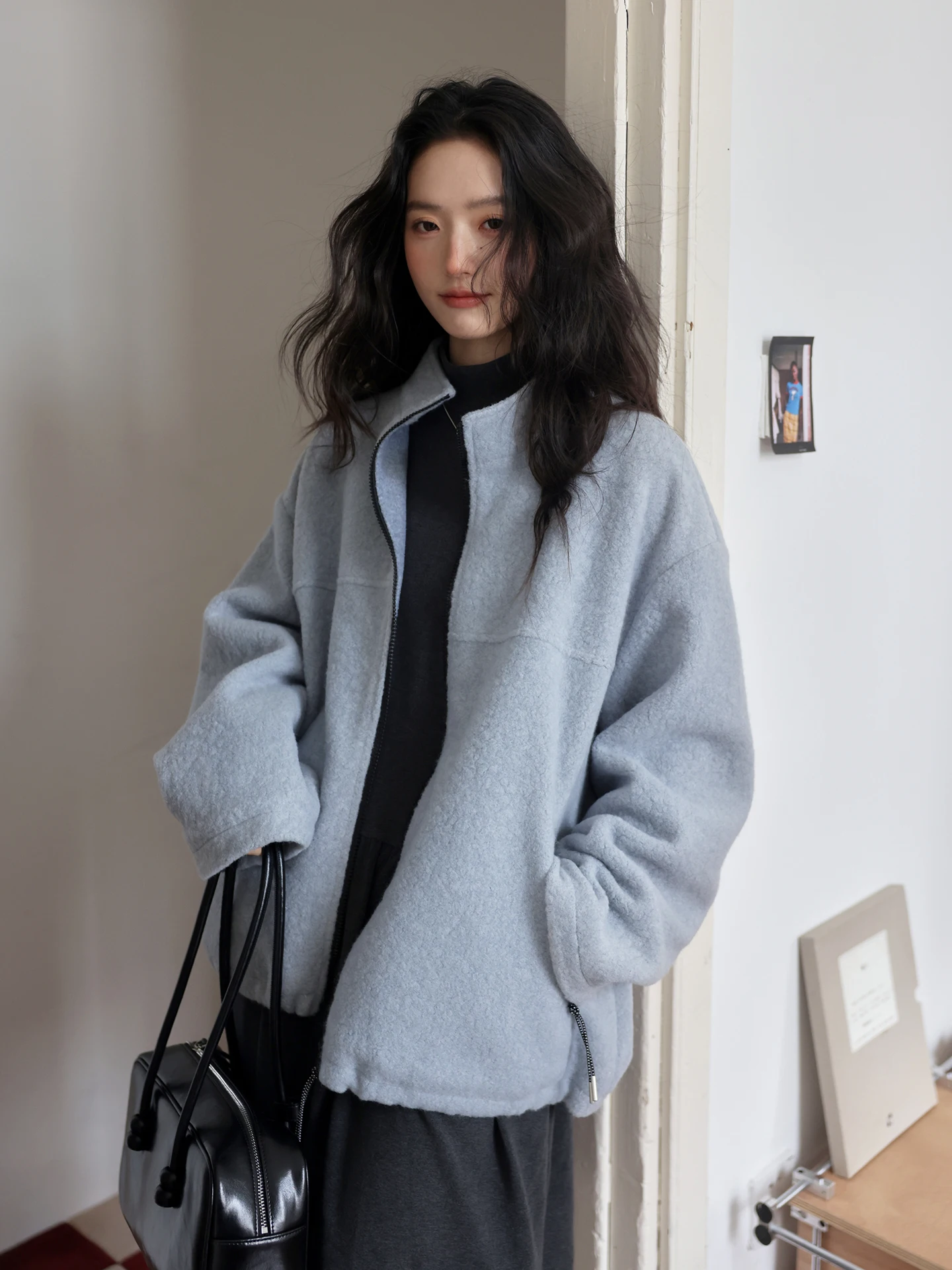 

Утепленное плюшевое повседневное пальто с воротником-стойкой на молнии для женщин, зимнее, теплое, свободного кроя, из полиэфирного волокна