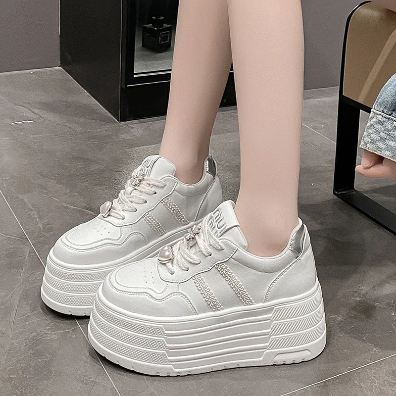 

8 cm Leather Flats Casual Dad Shoes Chunky Sneakers Women Platform Sports Shoes Ladies Skateboard Hidden Heels Shoes Tennis