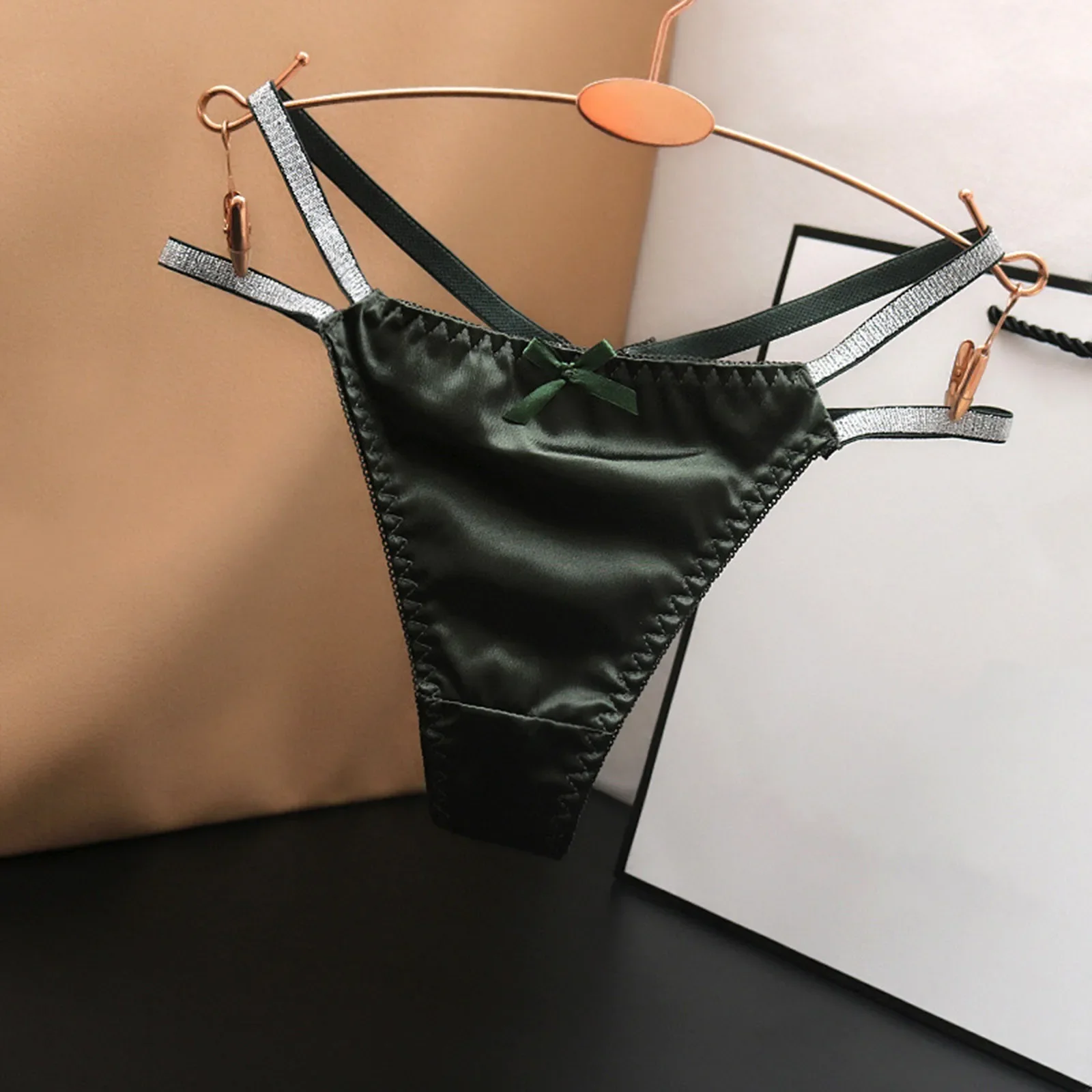 ملابس داخلية نسائية منخفضة الخصر سراويل داخلية من الساتان بأشرطة رفيعة بلون واحد ملابس داخلية براغاس مثيرة للسيدات طنجة على شكل حرف T من الخلف ثونج سترينجي نسوي