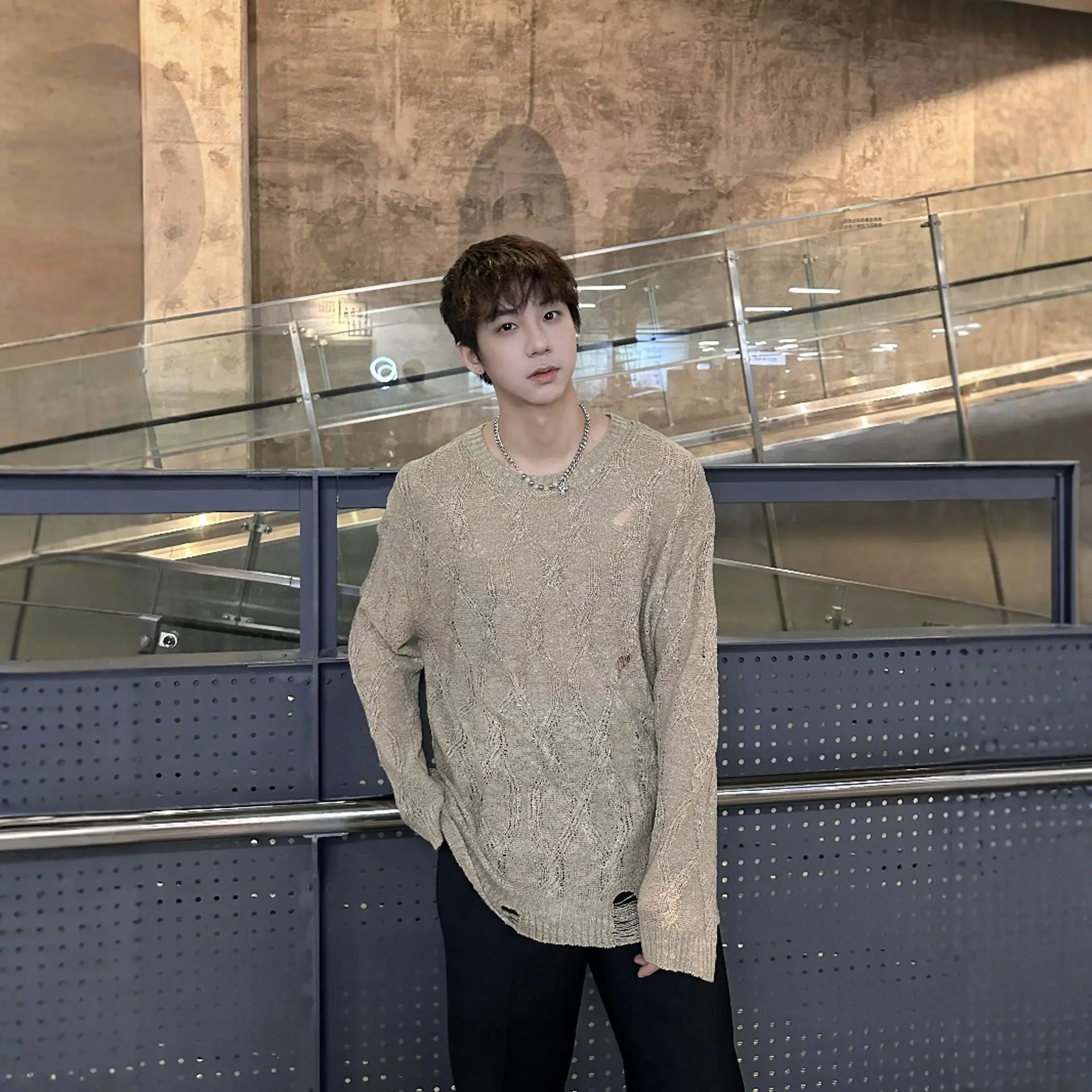 Blusa nueva de primavera con agujeros huecos, Top de malla fina, suéter de punto juvenil de manga larga para hombres y mujeres