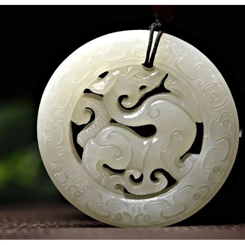 

Подвеска Pixiu с резьбой Hetian Jade