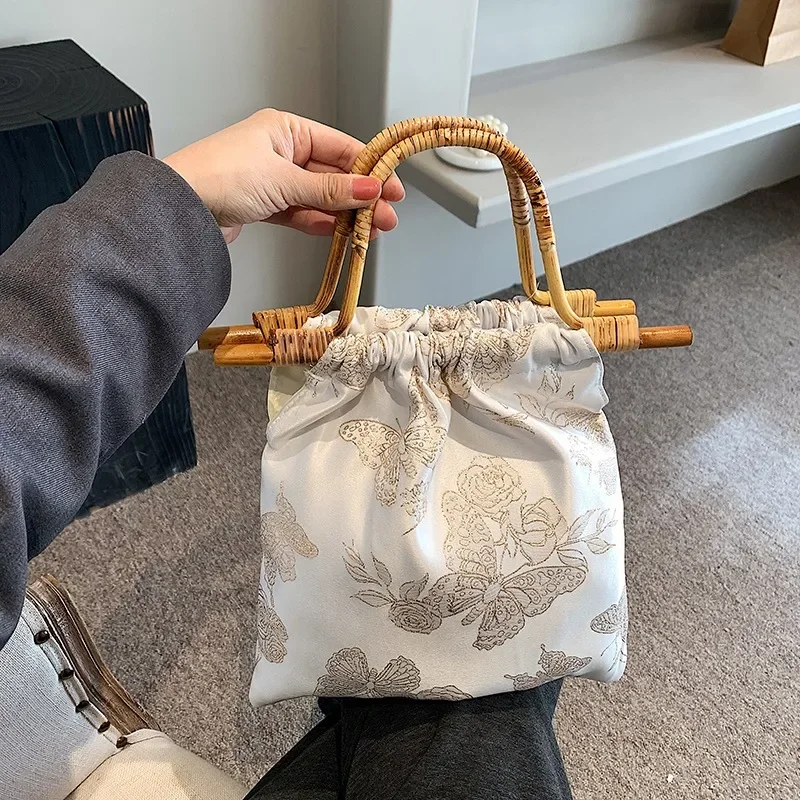 Small Fresh Art Fairy Girl Bag 2024 New Style Antique Embroidery Paired with Cheongsam Bamboo Bun Bag New Chinese Bucket Bag